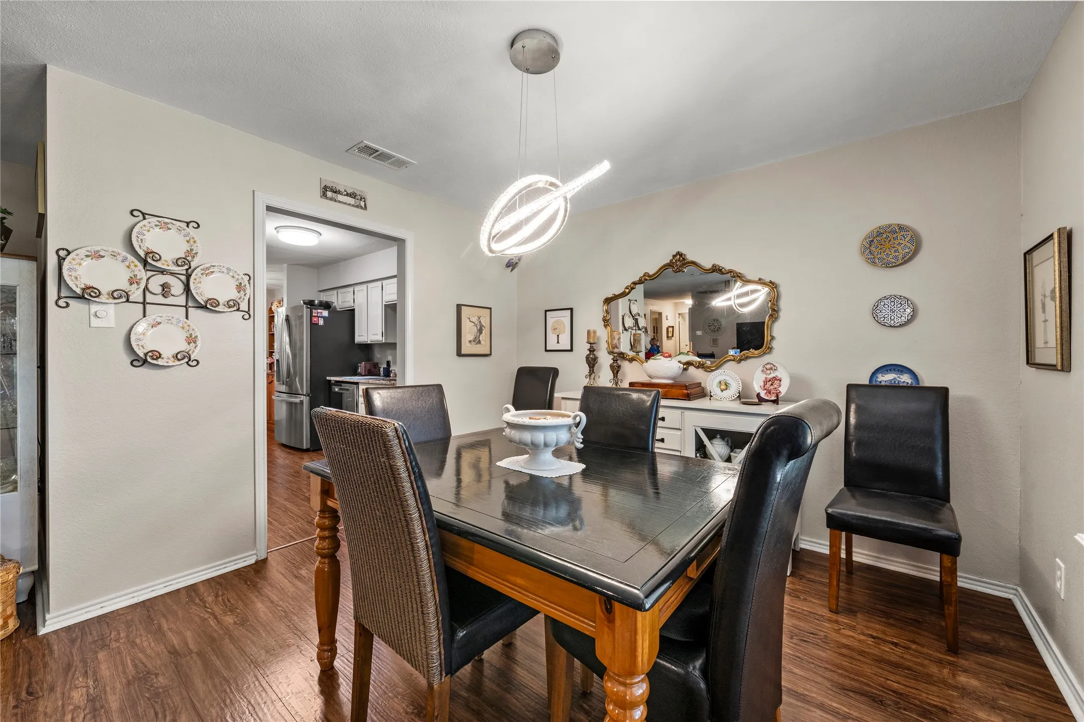 Condominium For Sale in Mc Lennan County , 137 Pleasant Grove Lane, Waco, Texas 76712, 2 Bedroom, 2 Bathroom, 1 Garage spaces, 1,533 Sqft, built in 1985, mls#21326361, Real Estate Agent in Waco, Homes For Sale in Mc Lennan county, Homes For Sale in Waco, Realtor in Waco Texas, Real Estate Brokerage Independent Realty Texas, Luminita Cordes Realtor