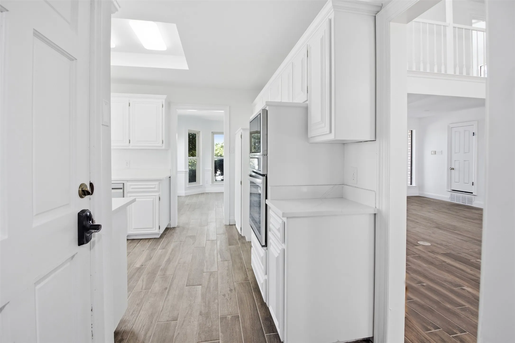 Single Family Residence For Sale in Tarrant County , 6701 Mt Vernon Court, Arlington, Texas 76017, 6 Bedroom, 4 Bathroom, 2 Garage spaces, 3,068 Sqft, built in 1987, mls#21326435, Real Estate Agent in Arlington, Homes For Sale in Tarrant county, Homes For Sale in Arlington, Realtor in Arlington Texas, Real Estate Brokerage Independent Realty Texas, Luminita Cordes Realtor