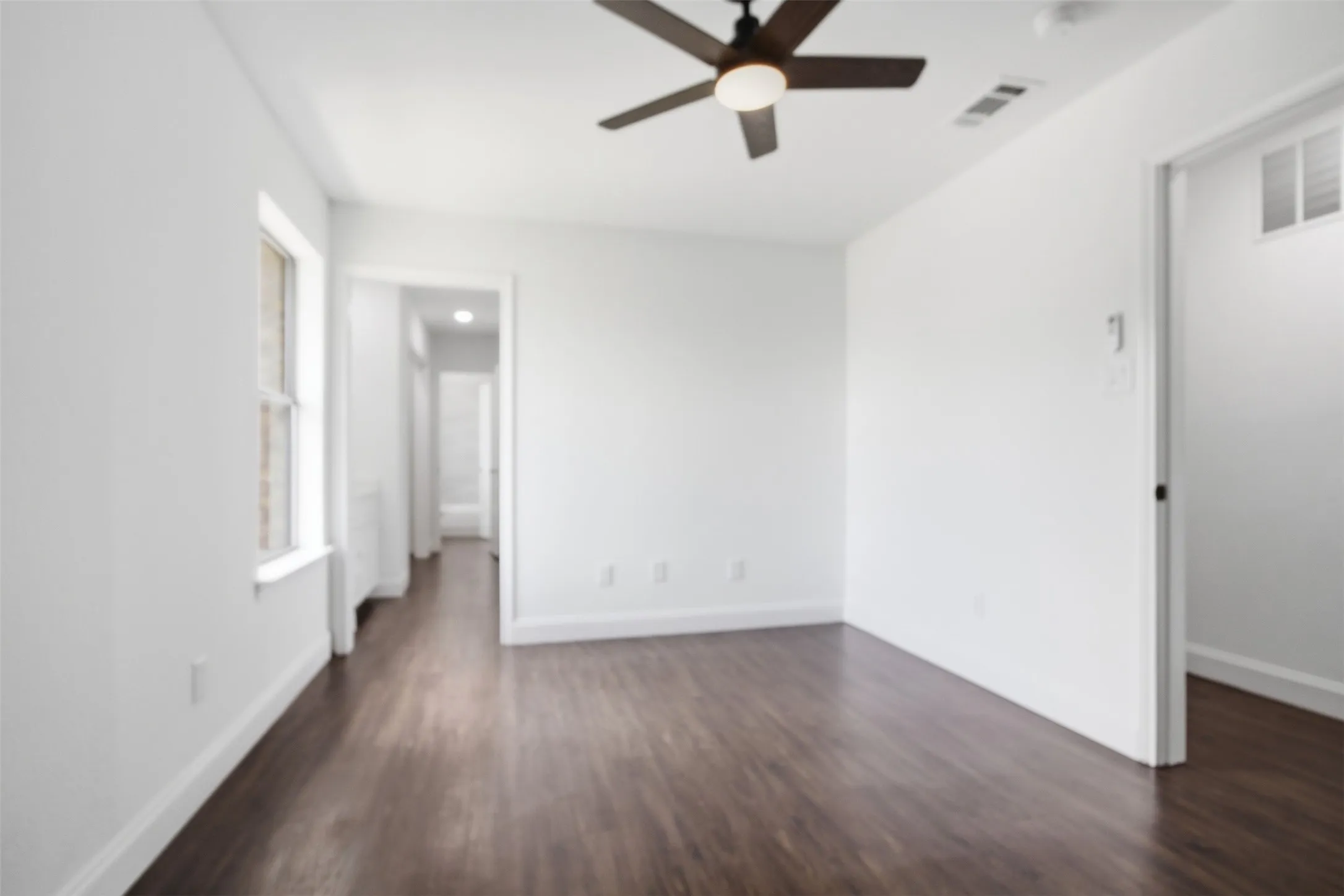 Single Family Residence For Sale in Tarrant County , 6701 Mt Vernon Court, Arlington, Texas 76017, 6 Bedroom, 4 Bathroom, 2 Garage spaces, 3,068 Sqft, built in 1987, mls#21326435, Real Estate Agent in Arlington, Homes For Sale in Tarrant county, Homes For Sale in Arlington, Realtor in Arlington Texas, Real Estate Brokerage Independent Realty Texas, Luminita Cordes Realtor