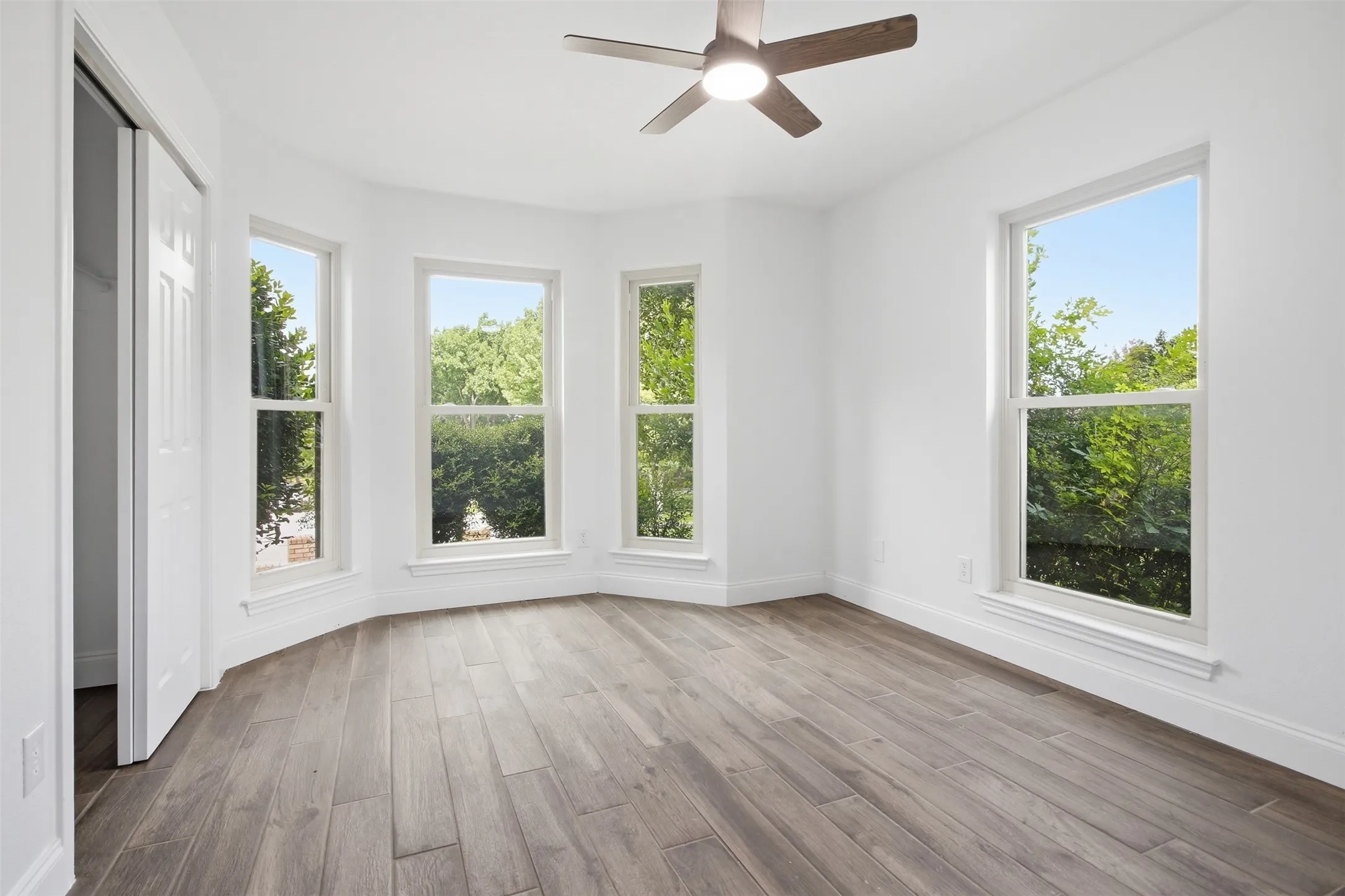 Single Family Residence For Sale in Tarrant County , 6701 Mt Vernon Court, Arlington, Texas 76017, 6 Bedroom, 4 Bathroom, 2 Garage spaces, 3,068 Sqft, built in 1987, mls#21326435, Real Estate Agent in Arlington, Homes For Sale in Tarrant county, Homes For Sale in Arlington, Realtor in Arlington Texas, Real Estate Brokerage Independent Realty Texas, Luminita Cordes Realtor