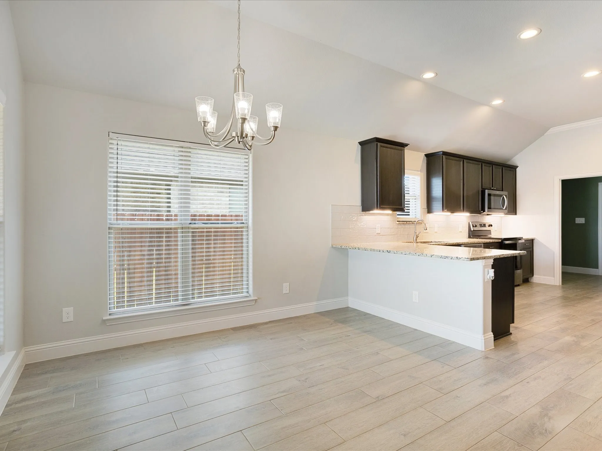 Single Family Residence For Sale in Grayson County , 1105 Del Mar Drive, Sherman, Texas 75092, 4 Bedroom, 2 Bathroom, 2 Garage spaces, 2,133 Sqft, built in 2020, mls#21323477, Real Estate Agent in Sherman, Homes For Sale in Grayson county, Homes For Sale in Sherman, Realtor in Sherman Texas, Real Estate Brokerage Independent Realty Texas, Luminita Cordes Realtor