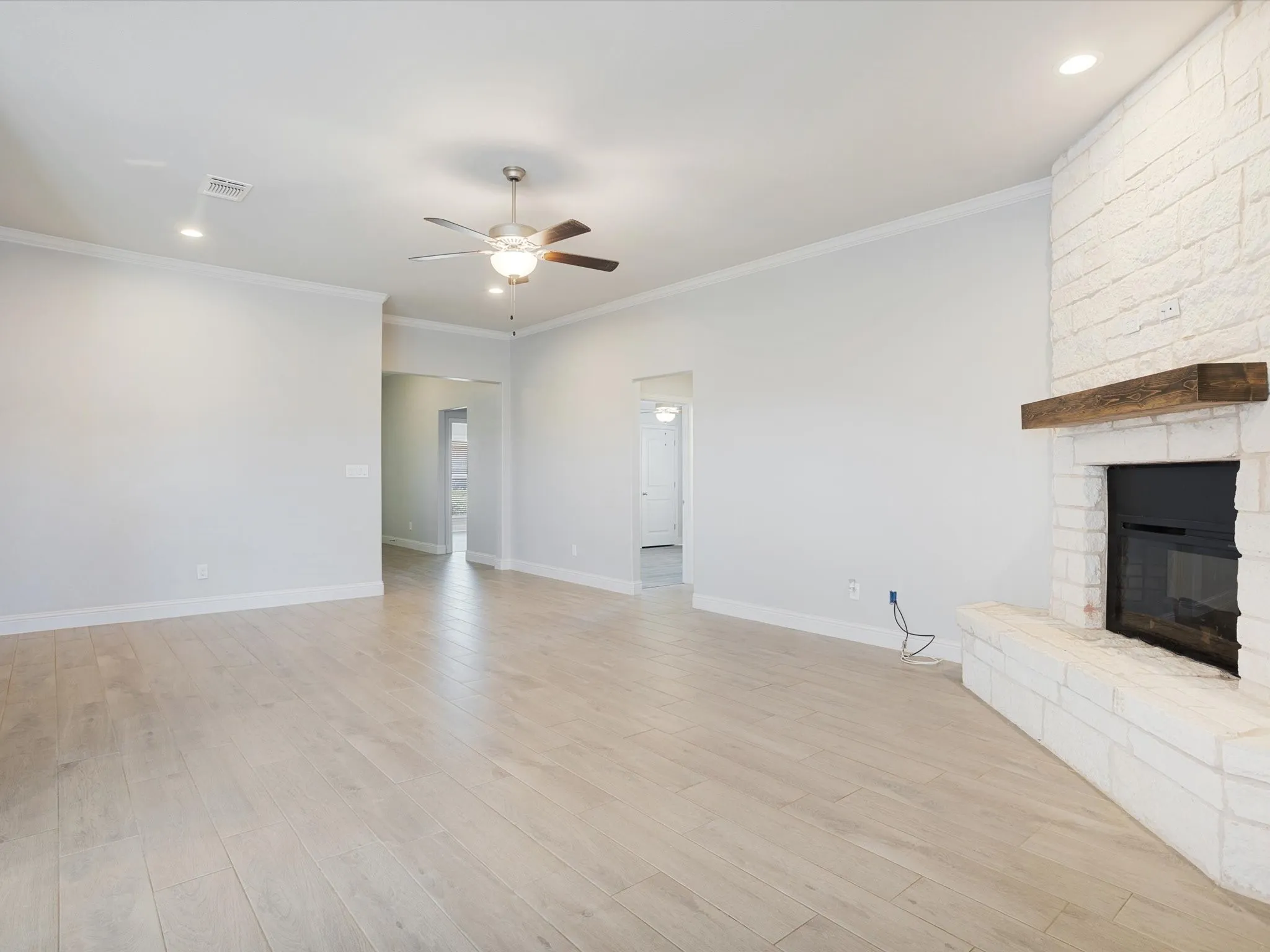 Single Family Residence For Sale in Grayson County , 1105 Del Mar Drive, Sherman, Texas 75092, 4 Bedroom, 2 Bathroom, 2 Garage spaces, 2,133 Sqft, built in 2020, mls#21323477, Real Estate Agent in Sherman, Homes For Sale in Grayson county, Homes For Sale in Sherman, Realtor in Sherman Texas, Real Estate Brokerage Independent Realty Texas, Luminita Cordes Realtor