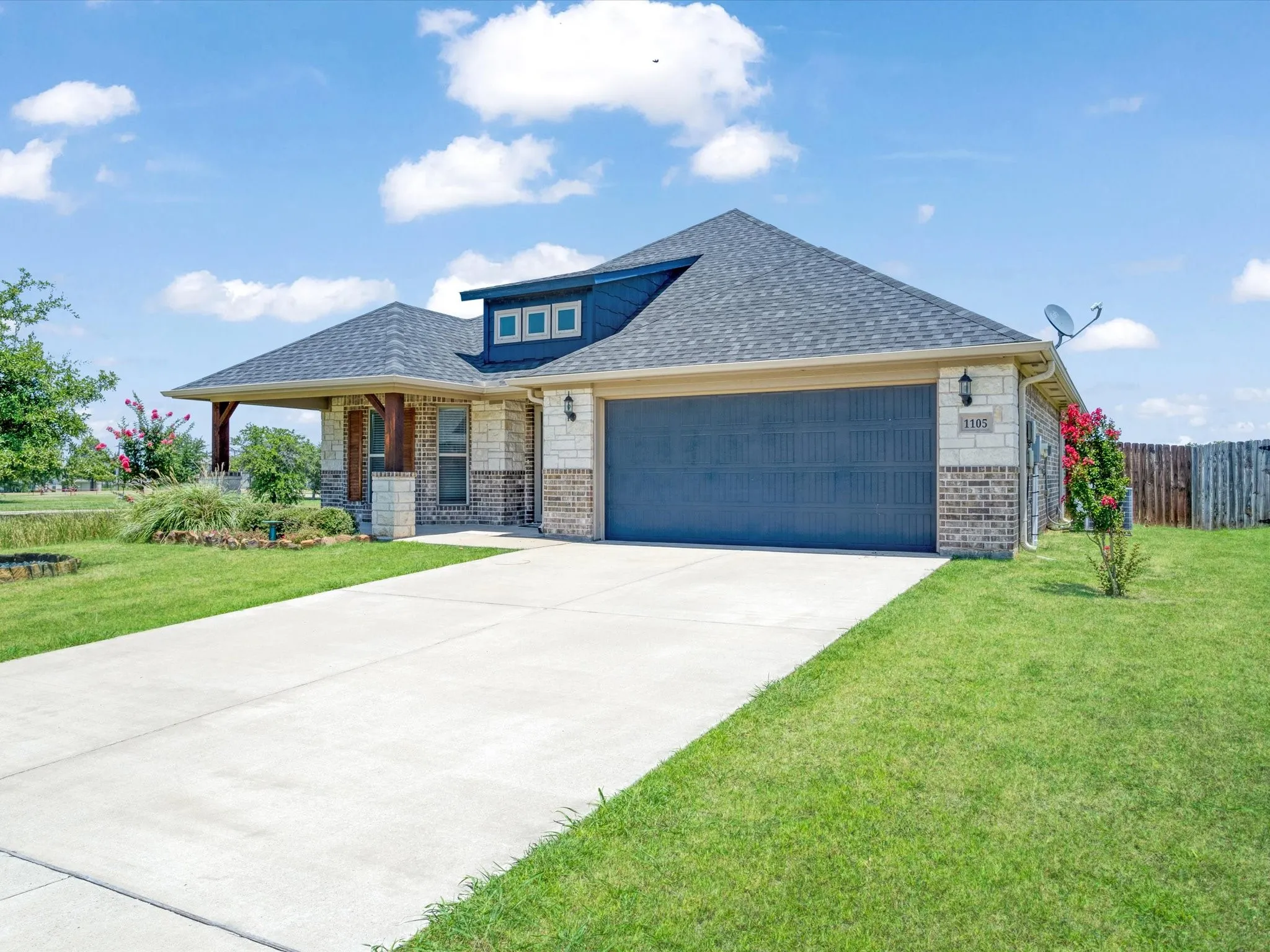 Single Family Residence For Sale in Grayson County , 1105 Del Mar Drive, Sherman, Texas 75092, 4 Bedroom, 2 Bathroom, 2 Garage spaces, 2,133 Sqft, built in 2020, mls#21323477, Real Estate Agent in Sherman, Homes For Sale in Grayson county, Homes For Sale in Sherman, Realtor in Sherman Texas, Real Estate Brokerage Independent Realty Texas, Luminita Cordes Realtor