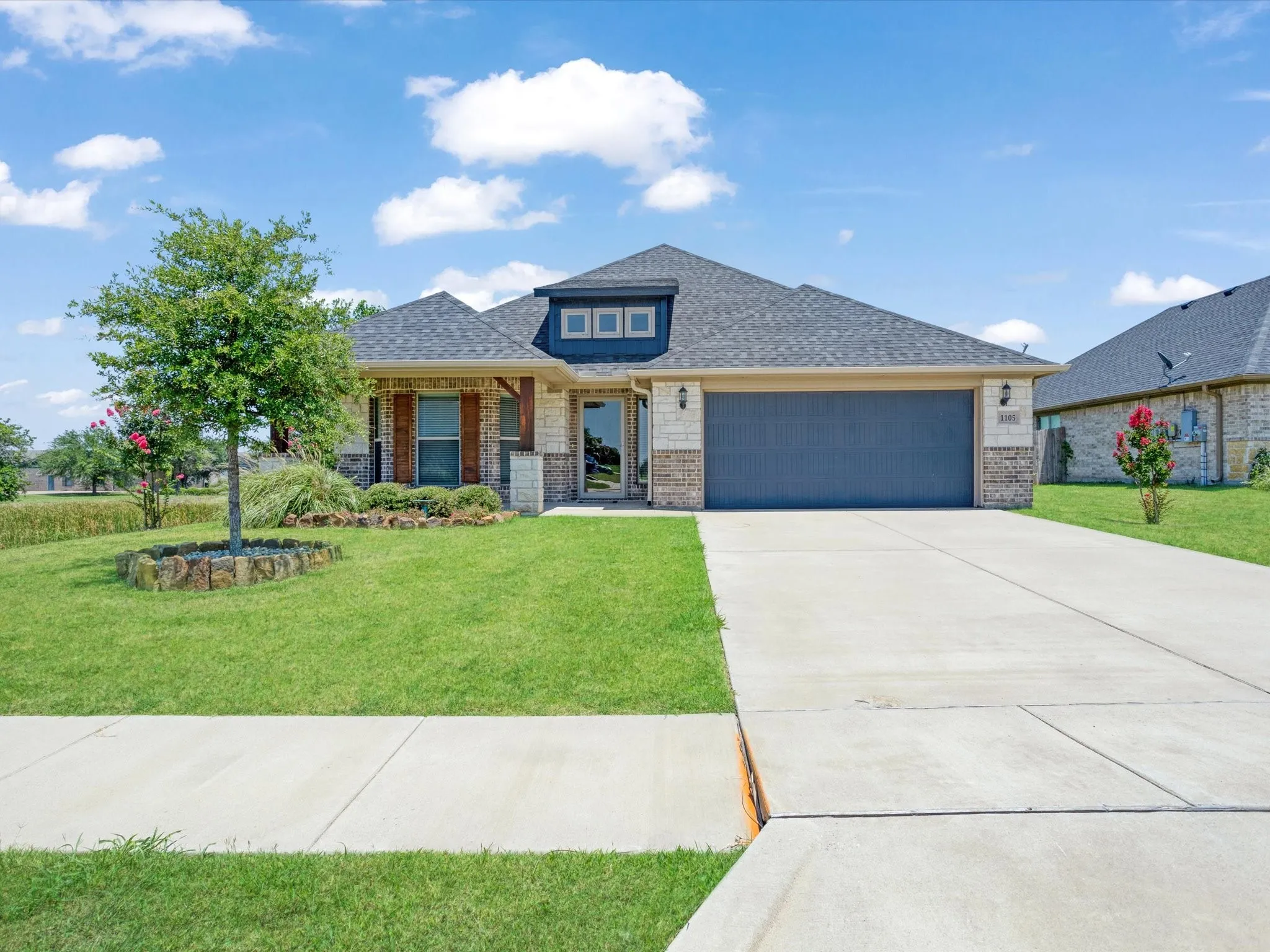 Single Family Residence For Sale in Grayson County , 1105 Del Mar Drive, Sherman, Texas 75092, 4 Bedroom, 2 Bathroom, 2 Garage spaces, 2,133 Sqft, built in 2020, mls#21323477, Real Estate Agent in Sherman, Homes For Sale in Grayson county, Homes For Sale in Sherman, Realtor in Sherman Texas, Real Estate Brokerage Independent Realty Texas, Luminita Cordes Realtor