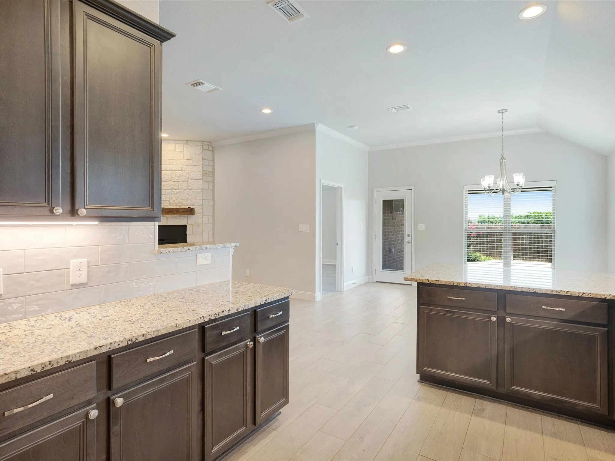 Single Family Residence For Sale in Grayson County , 1105 Del Mar Drive, Sherman, Texas 75092, 4 Bedroom, 2 Bathroom, 2 Garage spaces, 2,133 Sqft, built in 2020, mls#21323477, Real Estate Agent in Sherman, Homes For Sale in Grayson county, Homes For Sale in Sherman, Realtor in Sherman Texas, Real Estate Brokerage Independent Realty Texas, Luminita Cordes Realtor