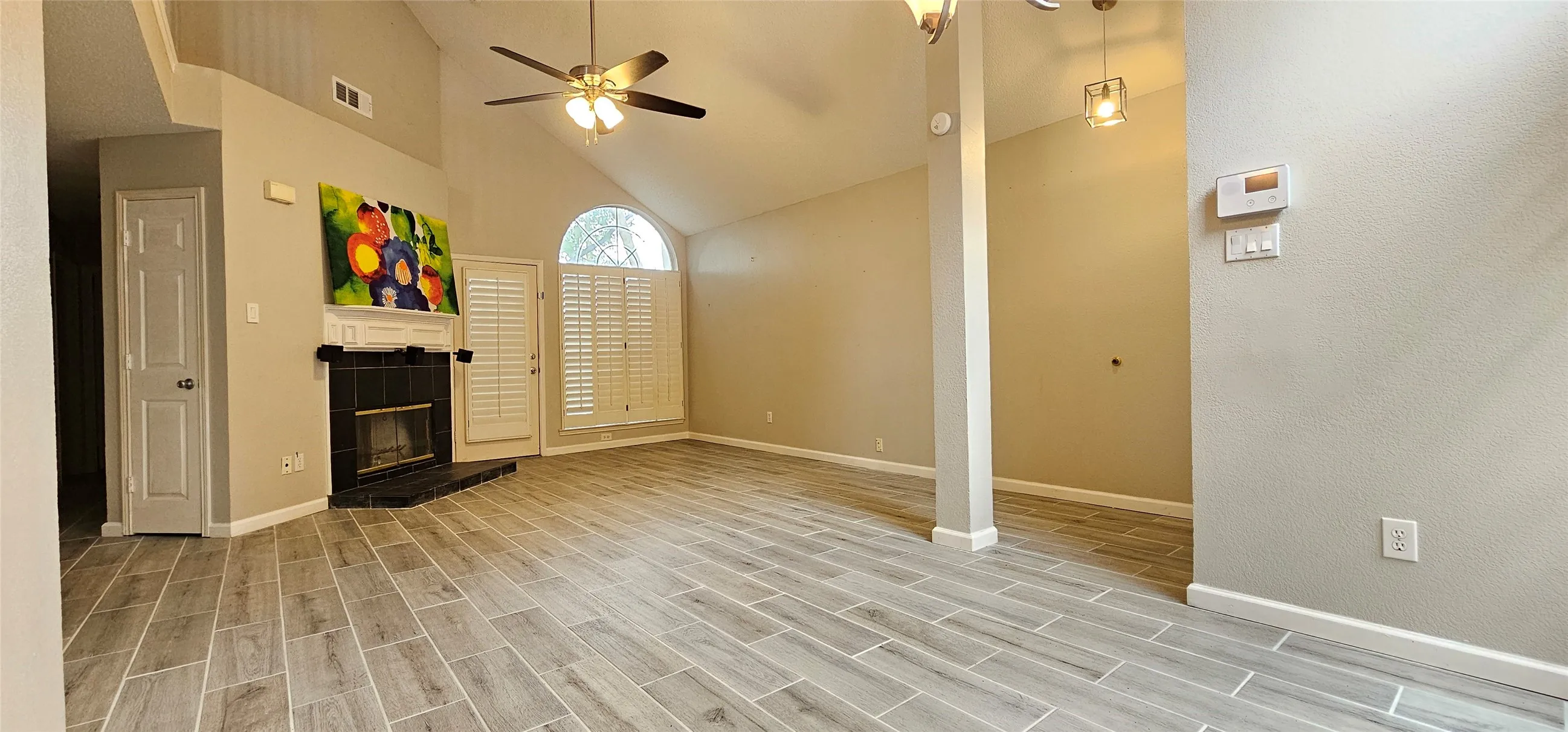Single Family Residence For Rent in Dallas County , 2956 S Bend Drive, Dallas, Texas 75229, 3 Bedroom, 2 Bathroom, 2 Garage spaces, 1,820 Sqft, built in 1994, mls#21326437, Real Estate Agent in Dallas, Homes For Rent in Dallas county, Homes For Rent in Dallas, Realtor in Dallas Texas, Real Estate Brokerage Independent Realty Texas, Luminita Cordes Realtor