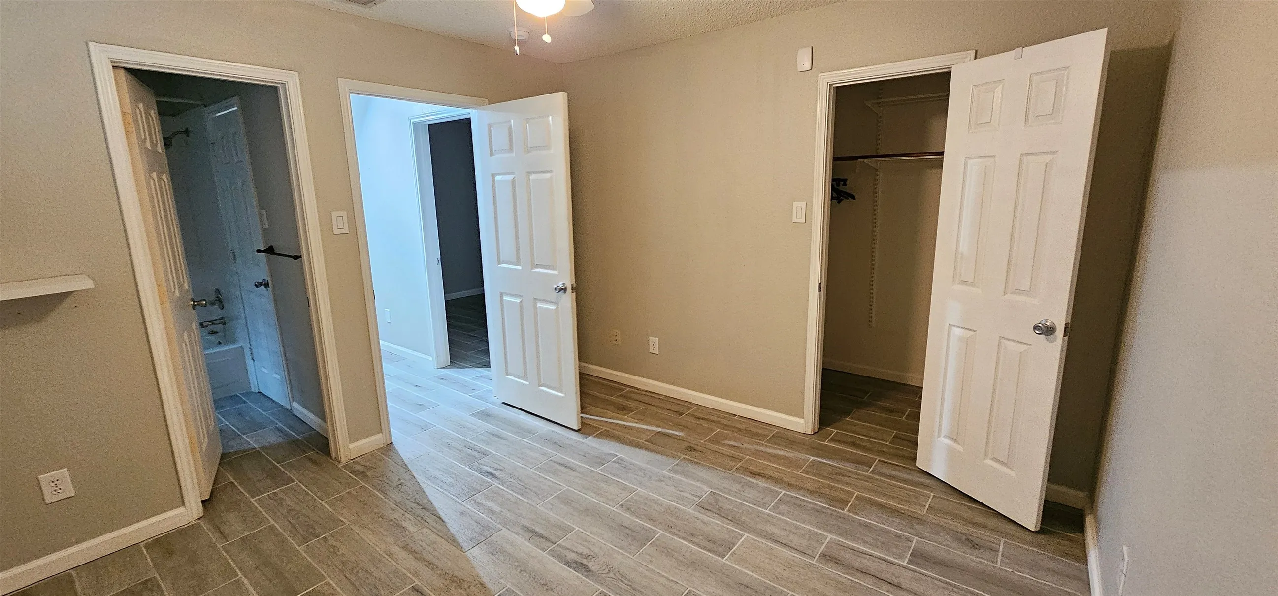 Single Family Residence For Rent in Dallas County , 2956 S Bend Drive, Dallas, Texas 75229, 3 Bedroom, 2 Bathroom, 2 Garage spaces, 1,820 Sqft, built in 1994, mls#21326437, Real Estate Agent in Dallas, Homes For Rent in Dallas county, Homes For Rent in Dallas, Realtor in Dallas Texas, Real Estate Brokerage Independent Realty Texas, Luminita Cordes Realtor