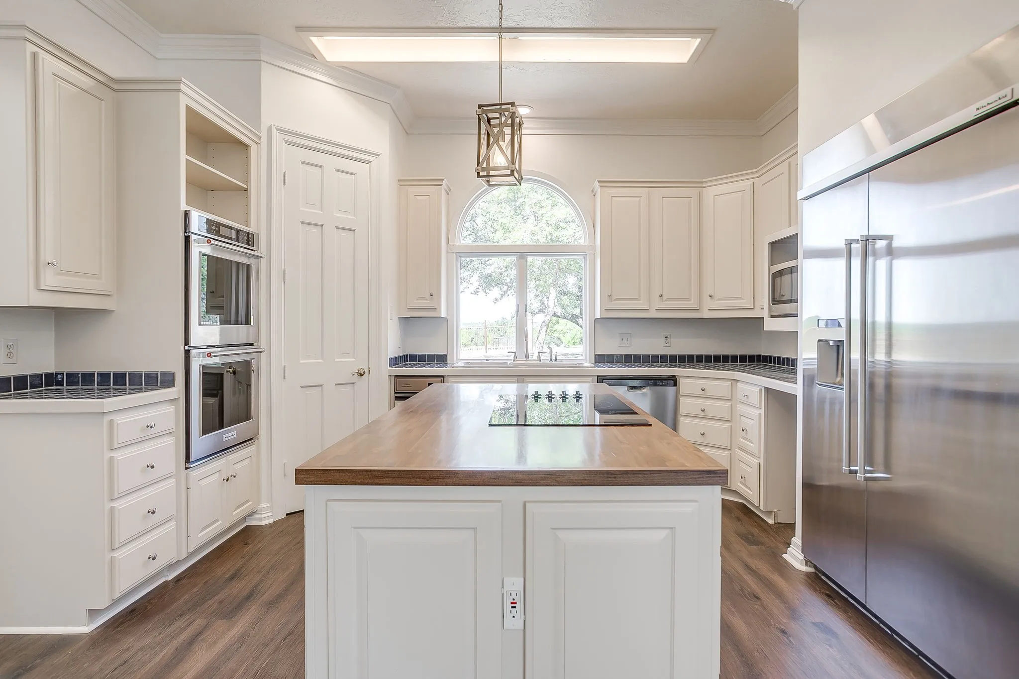 Single Family Residence For Sale in Parker County , 2625 Clear Lake Road, Weatherford, Texas 76087, 4 Bedroom, 4 Bathroom, 3 Garage spaces, 3,296 Sqft, built in 1988, mls#21326296, Real Estate Agent in Weatherford, Homes For Sale in Parker county, Homes For Sale in Weatherford, Realtor in Weatherford Texas, Real Estate Brokerage Independent Realty Texas, Luminita Cordes Realtor