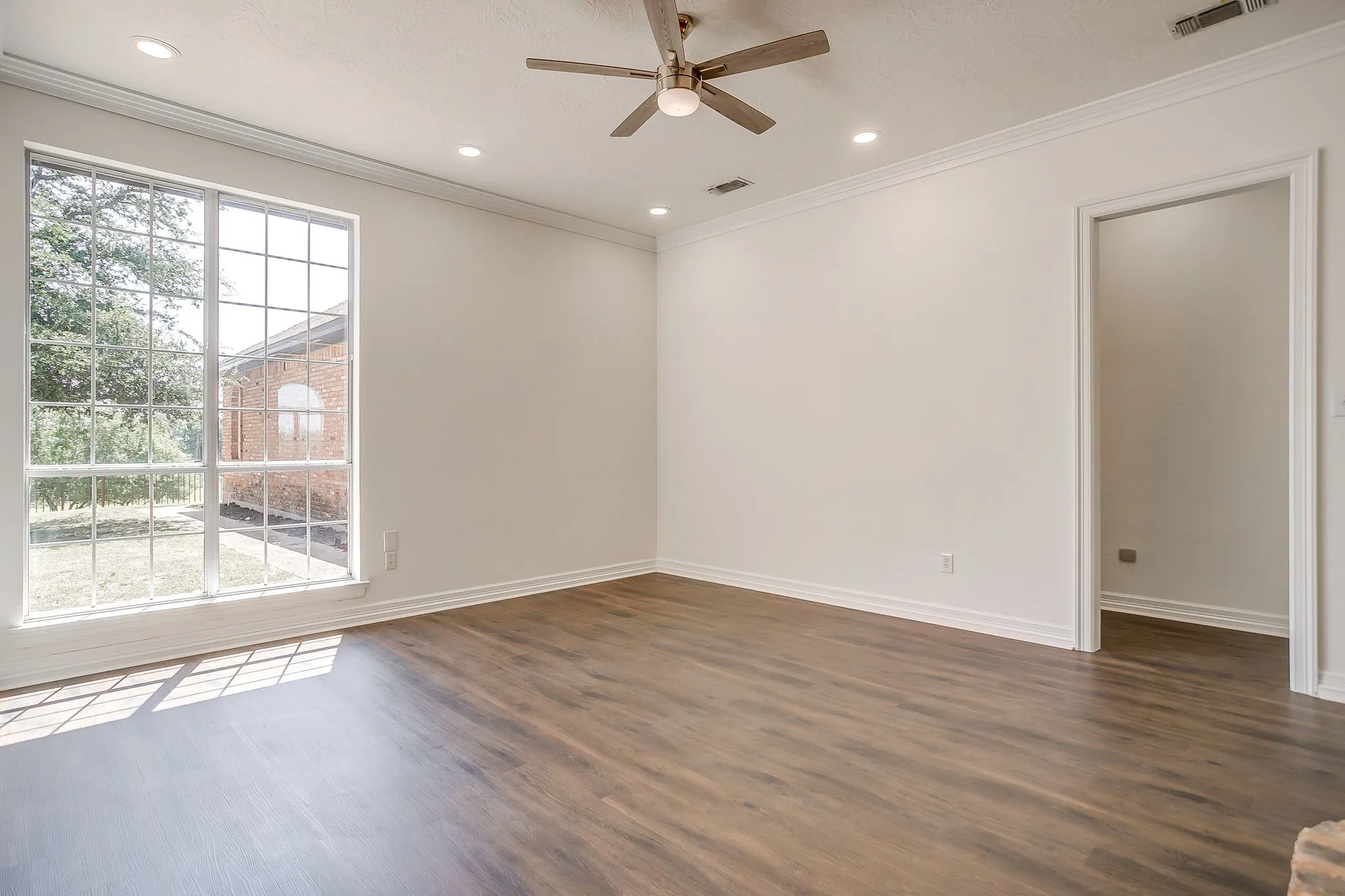 Single Family Residence For Sale in Parker County , 2625 Clear Lake Road, Weatherford, Texas 76087, 4 Bedroom, 4 Bathroom, 3 Garage spaces, 3,296 Sqft, built in 1988, mls#21326296, Real Estate Agent in Weatherford, Homes For Sale in Parker county, Homes For Sale in Weatherford, Realtor in Weatherford Texas, Real Estate Brokerage Independent Realty Texas, Luminita Cordes Realtor