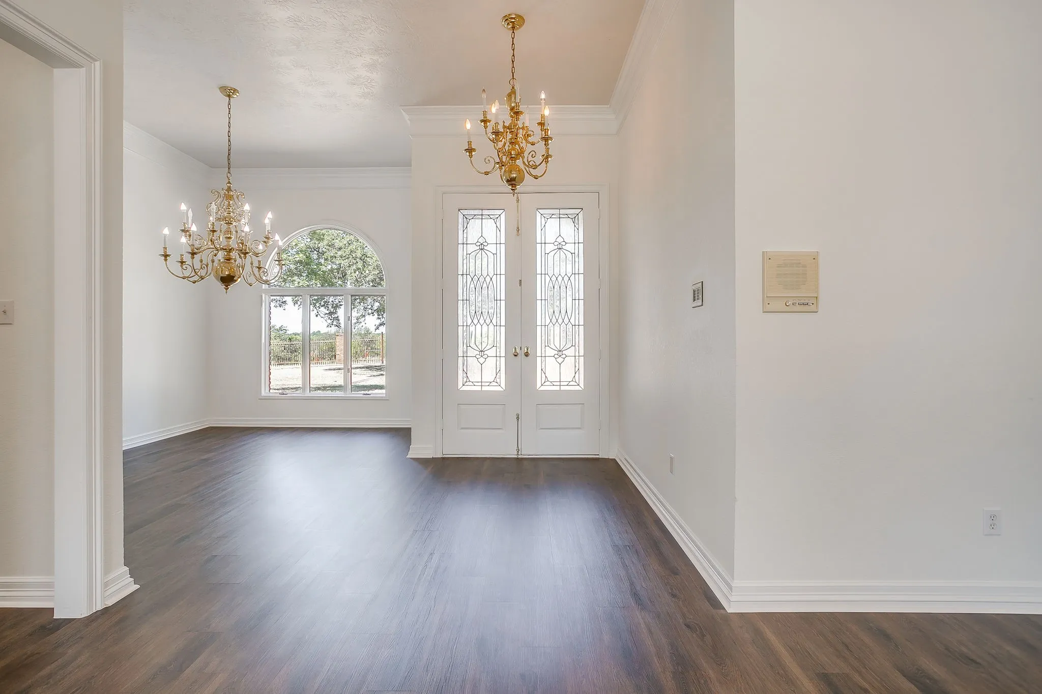 Single Family Residence For Sale in Parker County , 2625 Clear Lake Road, Weatherford, Texas 76087, 4 Bedroom, 4 Bathroom, 3 Garage spaces, 3,296 Sqft, built in 1988, mls#21326296, Real Estate Agent in Weatherford, Homes For Sale in Parker county, Homes For Sale in Weatherford, Realtor in Weatherford Texas, Real Estate Brokerage Independent Realty Texas, Luminita Cordes Realtor