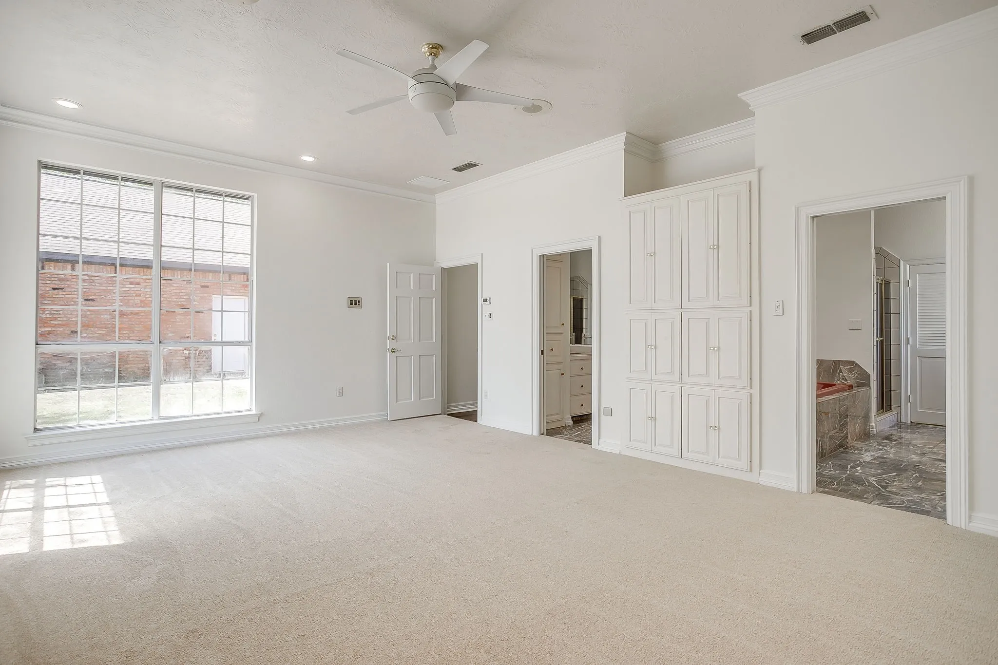 Single Family Residence For Sale in Parker County , 2625 Clear Lake Road, Weatherford, Texas 76087, 4 Bedroom, 4 Bathroom, 3 Garage spaces, 3,296 Sqft, built in 1988, mls#21326296, Real Estate Agent in Weatherford, Homes For Sale in Parker county, Homes For Sale in Weatherford, Realtor in Weatherford Texas, Real Estate Brokerage Independent Realty Texas, Luminita Cordes Realtor