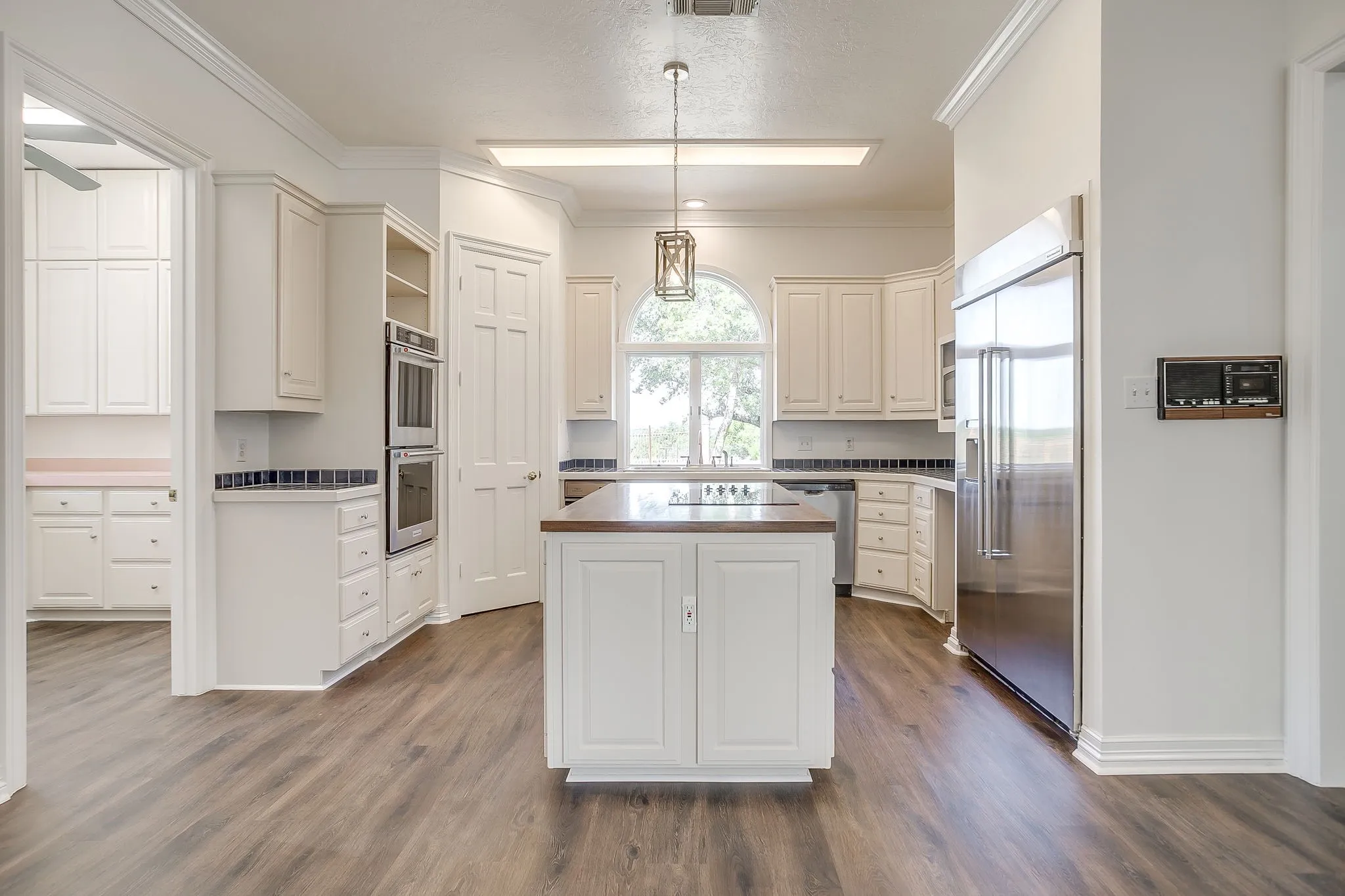Single Family Residence For Sale in Parker County , 2625 Clear Lake Road, Weatherford, Texas 76087, 4 Bedroom, 4 Bathroom, 3 Garage spaces, 3,296 Sqft, built in 1988, mls#21326296, Real Estate Agent in Weatherford, Homes For Sale in Parker county, Homes For Sale in Weatherford, Realtor in Weatherford Texas, Real Estate Brokerage Independent Realty Texas, Luminita Cordes Realtor