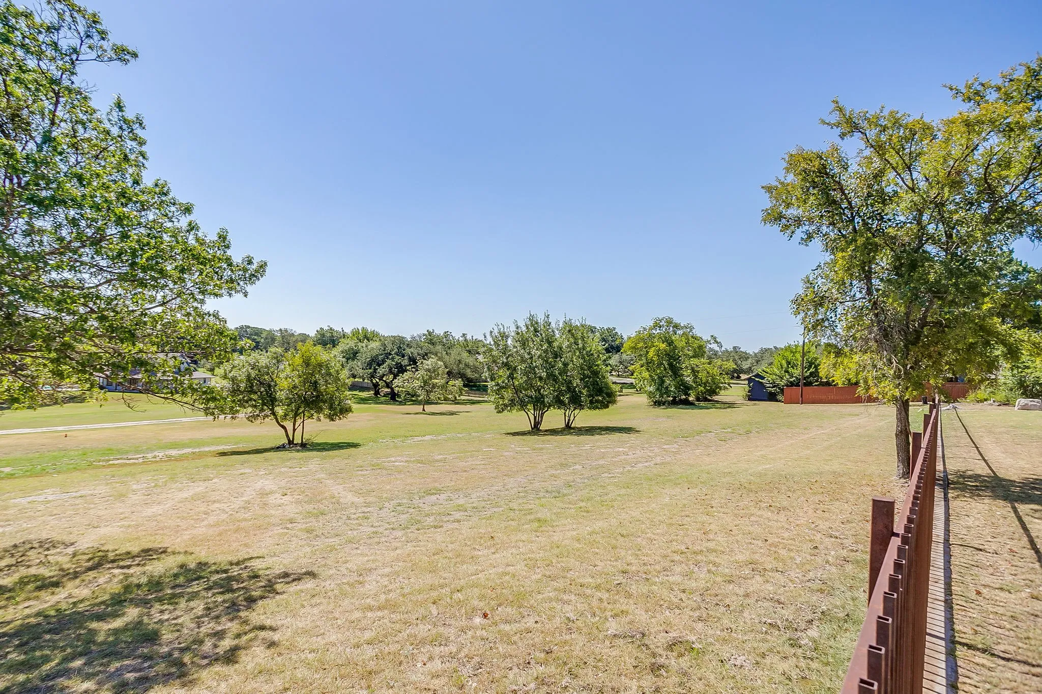 Single Family Residence For Sale in Parker County , 2625 Clear Lake Road, Weatherford, Texas 76087, 4 Bedroom, 4 Bathroom, 3 Garage spaces, 3,296 Sqft, built in 1988, mls#21326296, Real Estate Agent in Weatherford, Homes For Sale in Parker county, Homes For Sale in Weatherford, Realtor in Weatherford Texas, Real Estate Brokerage Independent Realty Texas, Luminita Cordes Realtor