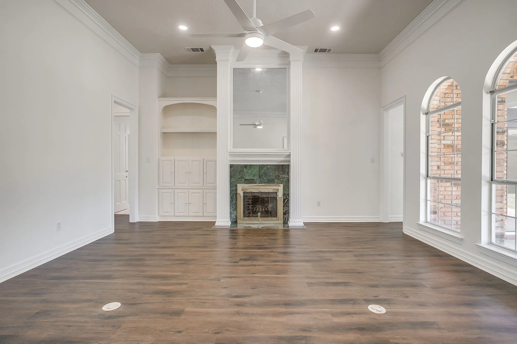 Single Family Residence For Sale in Parker County , 2625 Clear Lake Road, Weatherford, Texas 76087, 4 Bedroom, 4 Bathroom, 3 Garage spaces, 3,296 Sqft, built in 1988, mls#21326296, Real Estate Agent in Weatherford, Homes For Sale in Parker county, Homes For Sale in Weatherford, Realtor in Weatherford Texas, Real Estate Brokerage Independent Realty Texas, Luminita Cordes Realtor