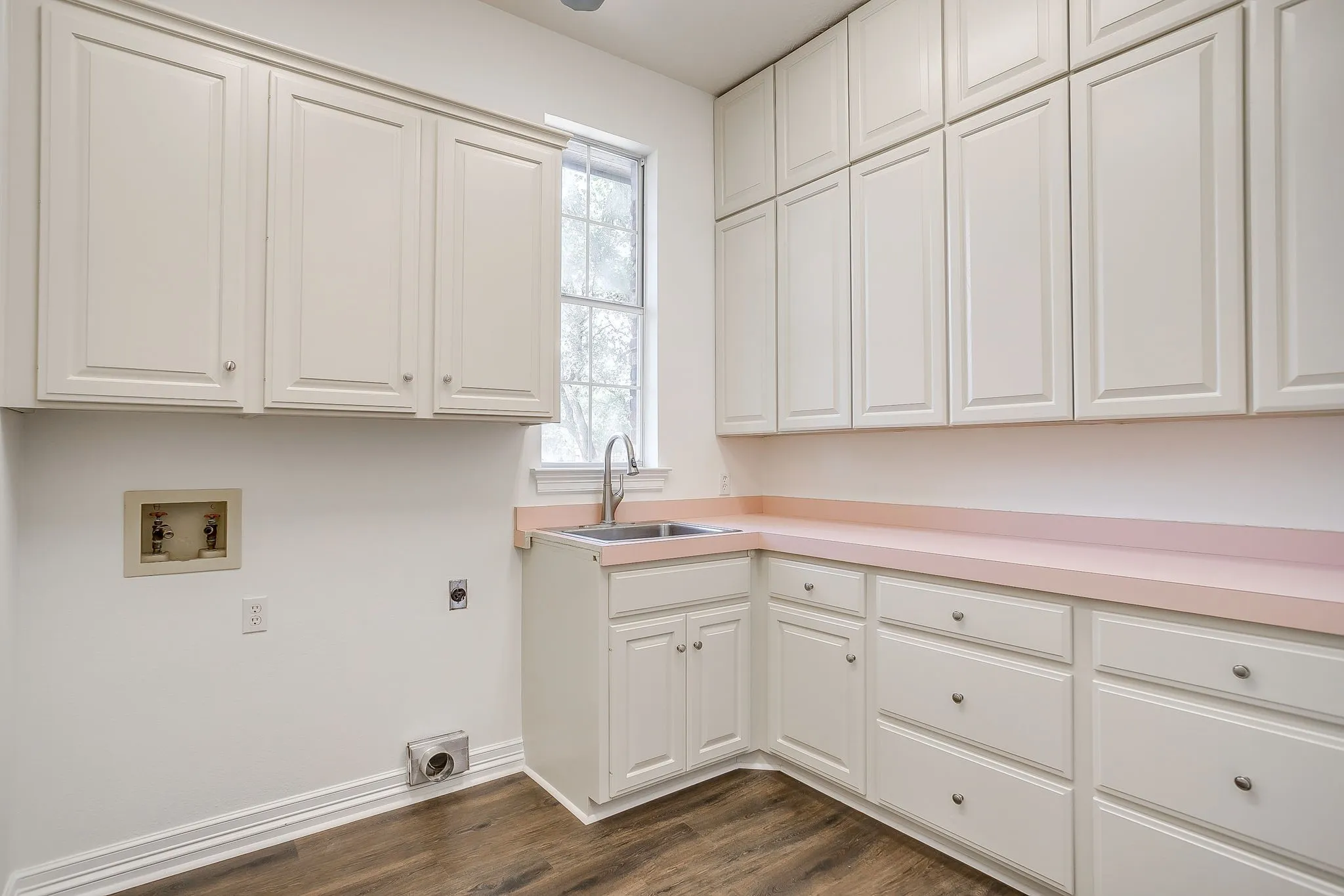 Single Family Residence For Sale in Parker County , 2625 Clear Lake Road, Weatherford, Texas 76087, 4 Bedroom, 4 Bathroom, 3 Garage spaces, 3,296 Sqft, built in 1988, mls#21326296, Real Estate Agent in Weatherford, Homes For Sale in Parker county, Homes For Sale in Weatherford, Realtor in Weatherford Texas, Real Estate Brokerage Independent Realty Texas, Luminita Cordes Realtor