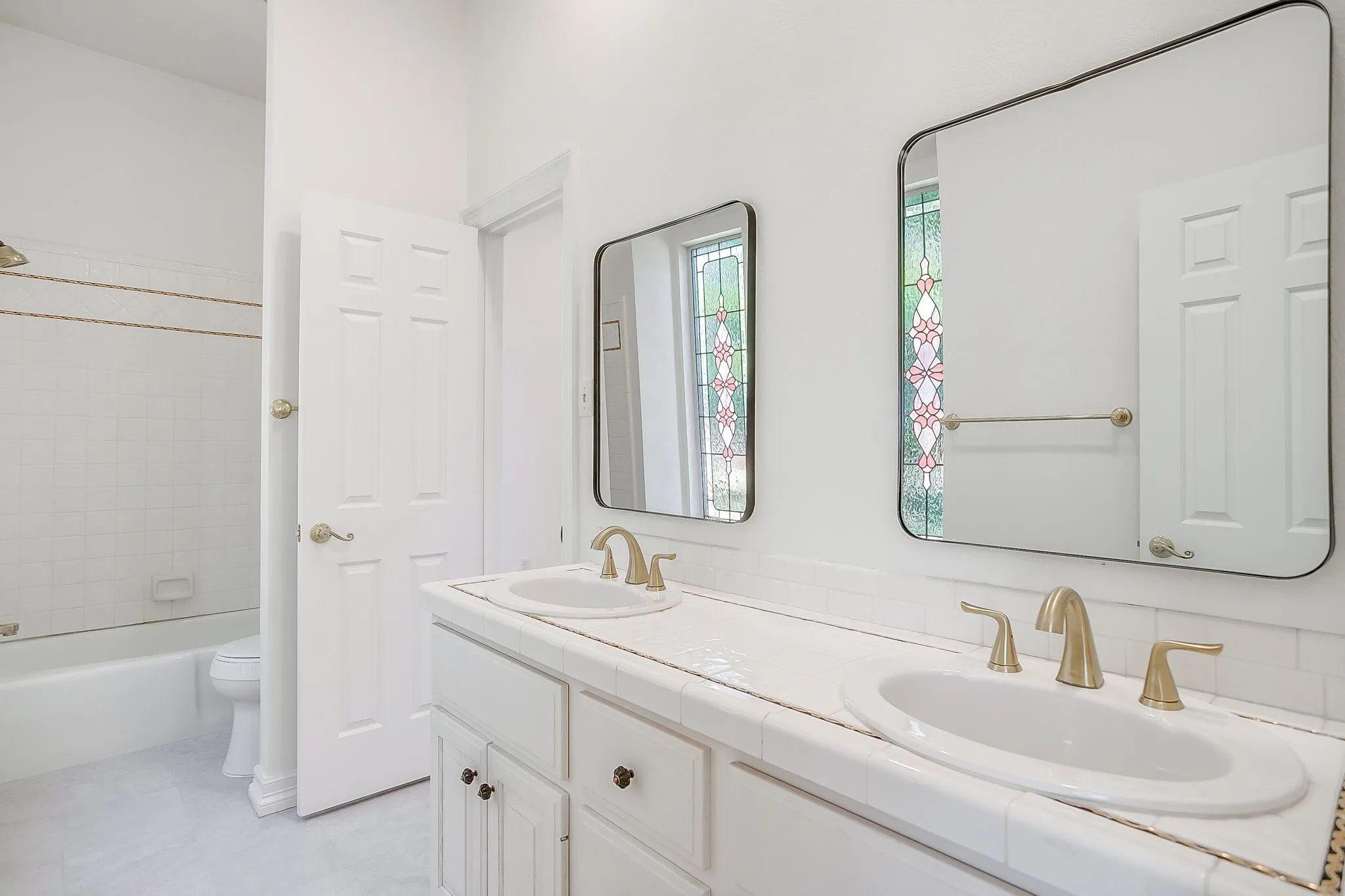 Single Family Residence For Sale in Parker County , 2625 Clear Lake Road, Weatherford, Texas 76087, 4 Bedroom, 4 Bathroom, 3 Garage spaces, 3,296 Sqft, built in 1988, mls#21326296, Real Estate Agent in Weatherford, Homes For Sale in Parker county, Homes For Sale in Weatherford, Realtor in Weatherford Texas, Real Estate Brokerage Independent Realty Texas, Luminita Cordes Realtor