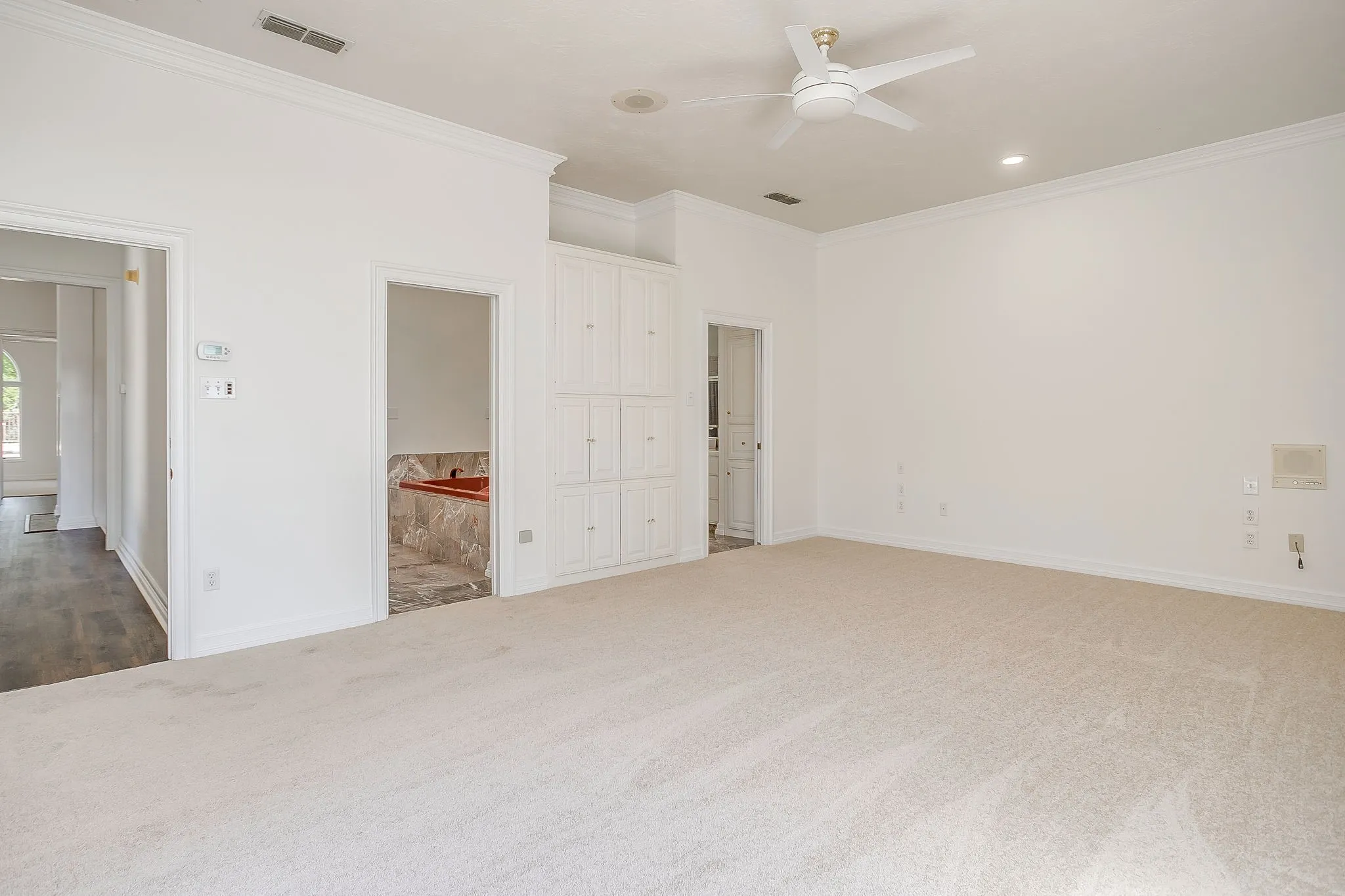 Single Family Residence For Sale in Parker County , 2625 Clear Lake Road, Weatherford, Texas 76087, 4 Bedroom, 4 Bathroom, 3 Garage spaces, 3,296 Sqft, built in 1988, mls#21326296, Real Estate Agent in Weatherford, Homes For Sale in Parker county, Homes For Sale in Weatherford, Realtor in Weatherford Texas, Real Estate Brokerage Independent Realty Texas, Luminita Cordes Realtor