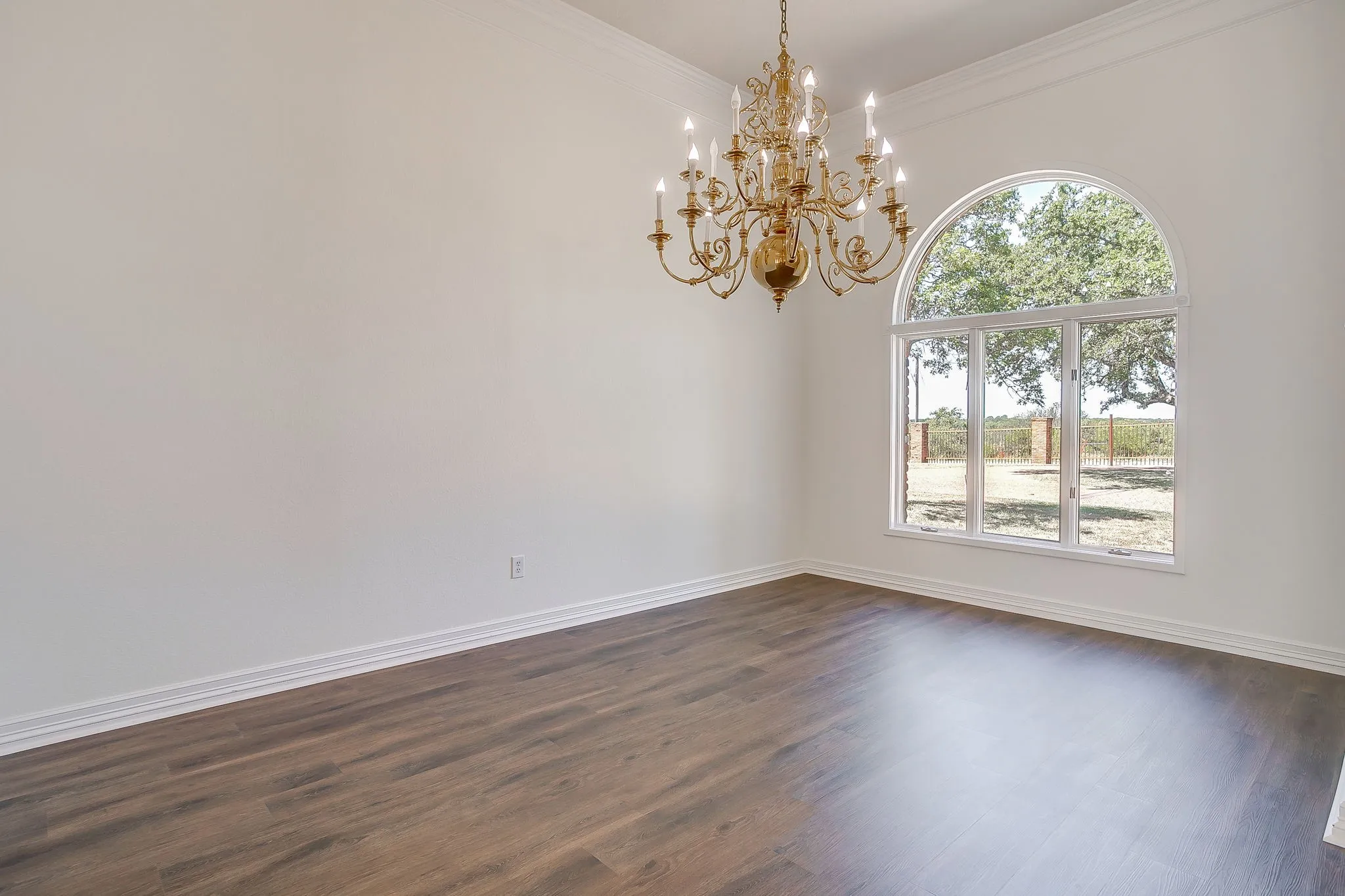 Single Family Residence For Sale in Parker County , 2625 Clear Lake Road, Weatherford, Texas 76087, 4 Bedroom, 4 Bathroom, 3 Garage spaces, 3,296 Sqft, built in 1988, mls#21326296, Real Estate Agent in Weatherford, Homes For Sale in Parker county, Homes For Sale in Weatherford, Realtor in Weatherford Texas, Real Estate Brokerage Independent Realty Texas, Luminita Cordes Realtor