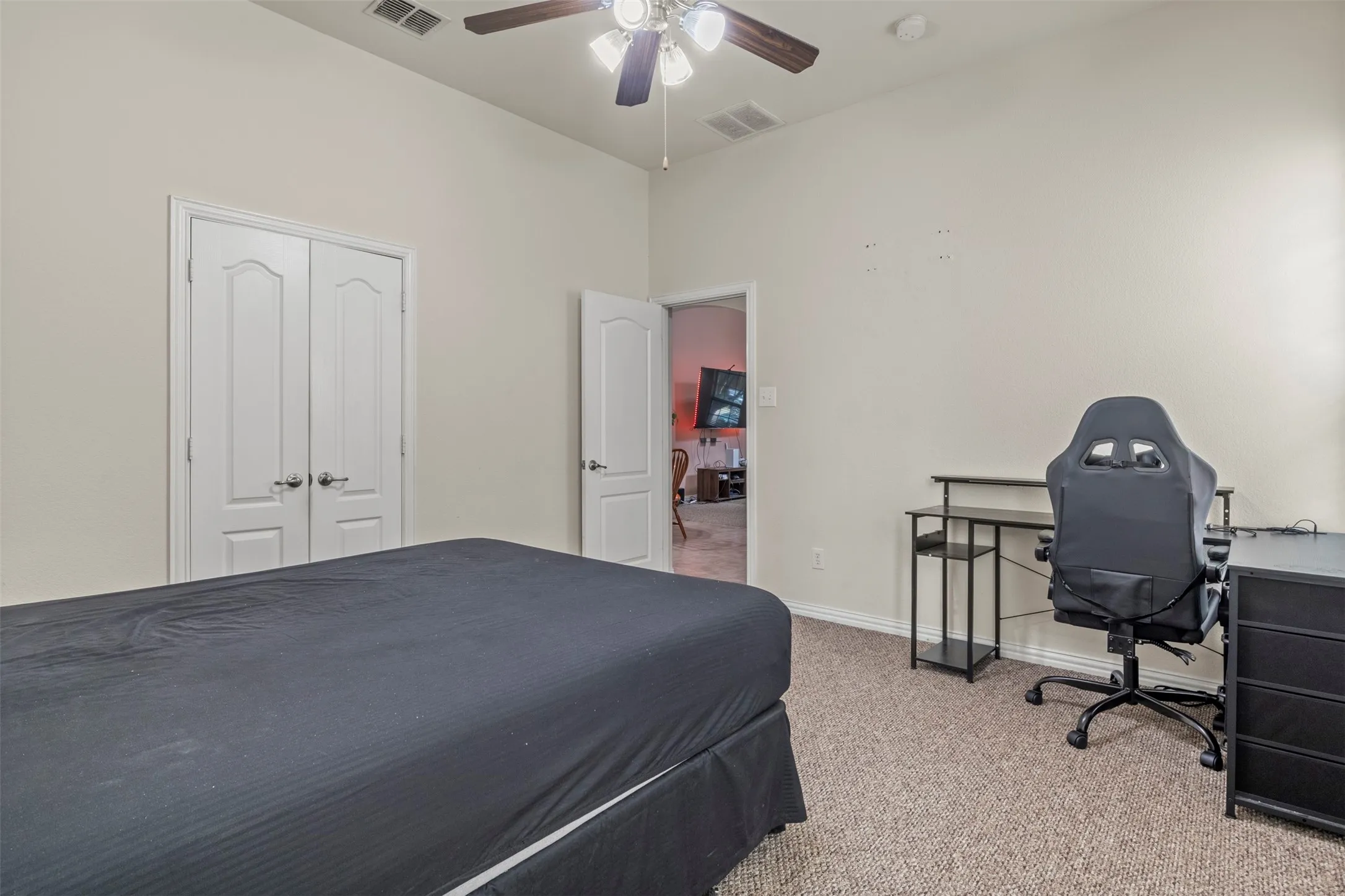 Townhouse For Sale in Dallas County , 8712 Iron Horse Drive, Irving, Texas 75063, 3 Bedroom, 3 Bathroom, 2 Garage spaces, 1,931 Sqft, built in 2008, mls#21326373, Real Estate Agent in Irving, Homes For Sale in Dallas county, Homes For Sale in Irving, Realtor in Irving Texas, Real Estate Brokerage Independent Realty Texas, Luminita Cordes Realtor