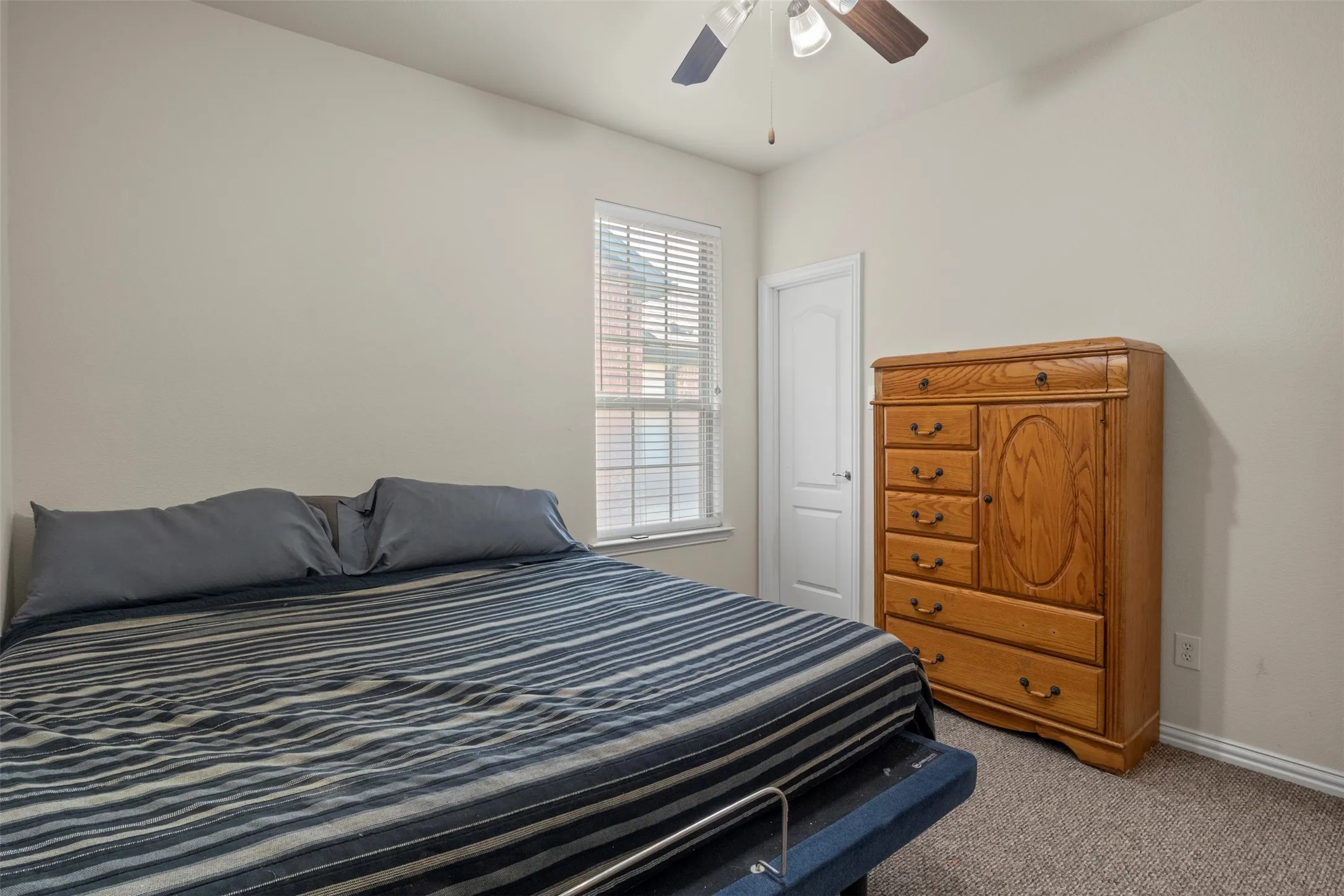 Townhouse For Sale in Dallas County , 8712 Iron Horse Drive, Irving, Texas 75063, 3 Bedroom, 3 Bathroom, 2 Garage spaces, 1,931 Sqft, built in 2008, mls#21326373, Real Estate Agent in Irving, Homes For Sale in Dallas county, Homes For Sale in Irving, Realtor in Irving Texas, Real Estate Brokerage Independent Realty Texas, Luminita Cordes Realtor