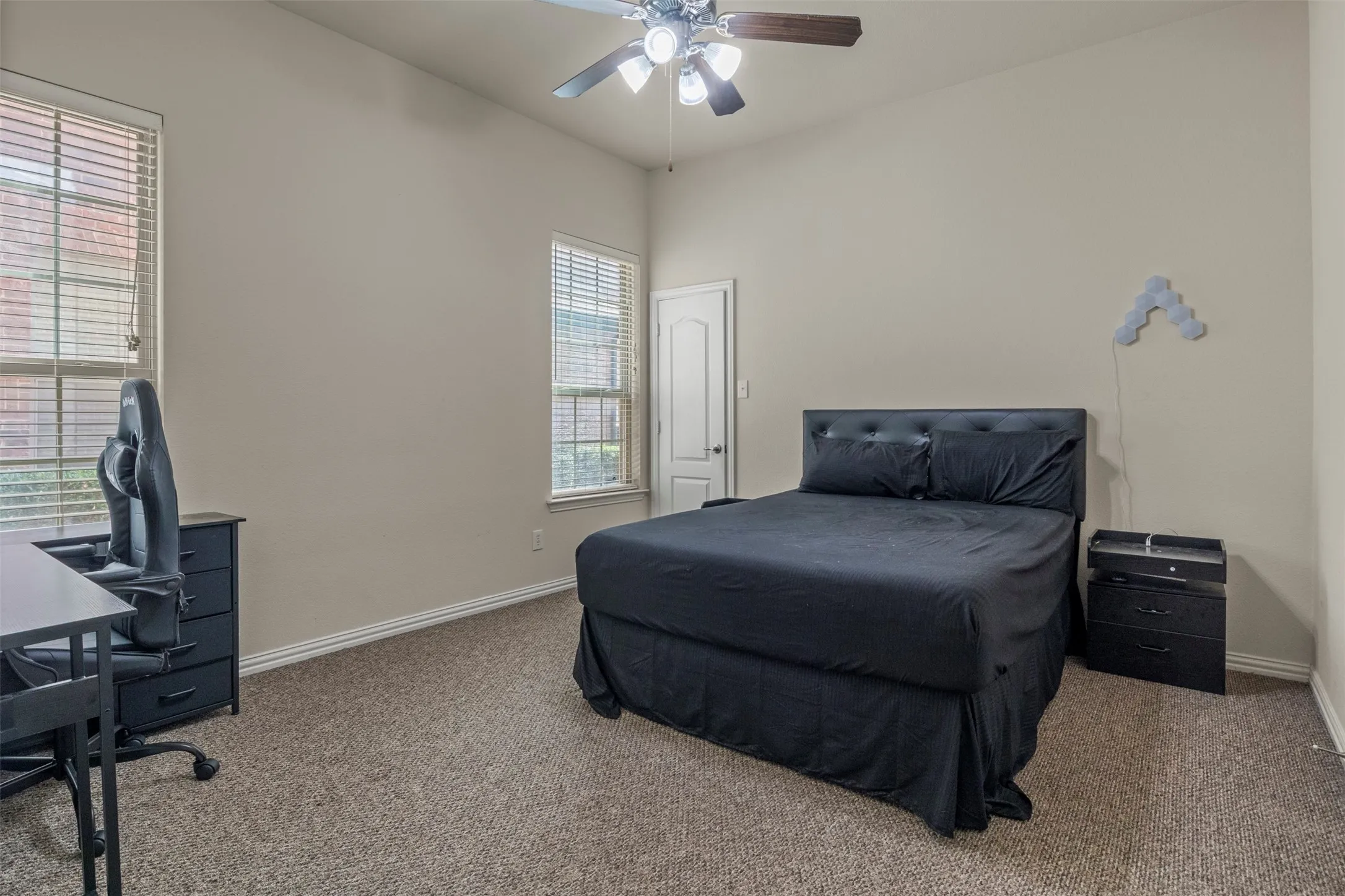 Townhouse For Sale in Dallas County , 8712 Iron Horse Drive, Irving, Texas 75063, 3 Bedroom, 3 Bathroom, 2 Garage spaces, 1,931 Sqft, built in 2008, mls#21326373, Real Estate Agent in Irving, Homes For Sale in Dallas county, Homes For Sale in Irving, Realtor in Irving Texas, Real Estate Brokerage Independent Realty Texas, Luminita Cordes Realtor