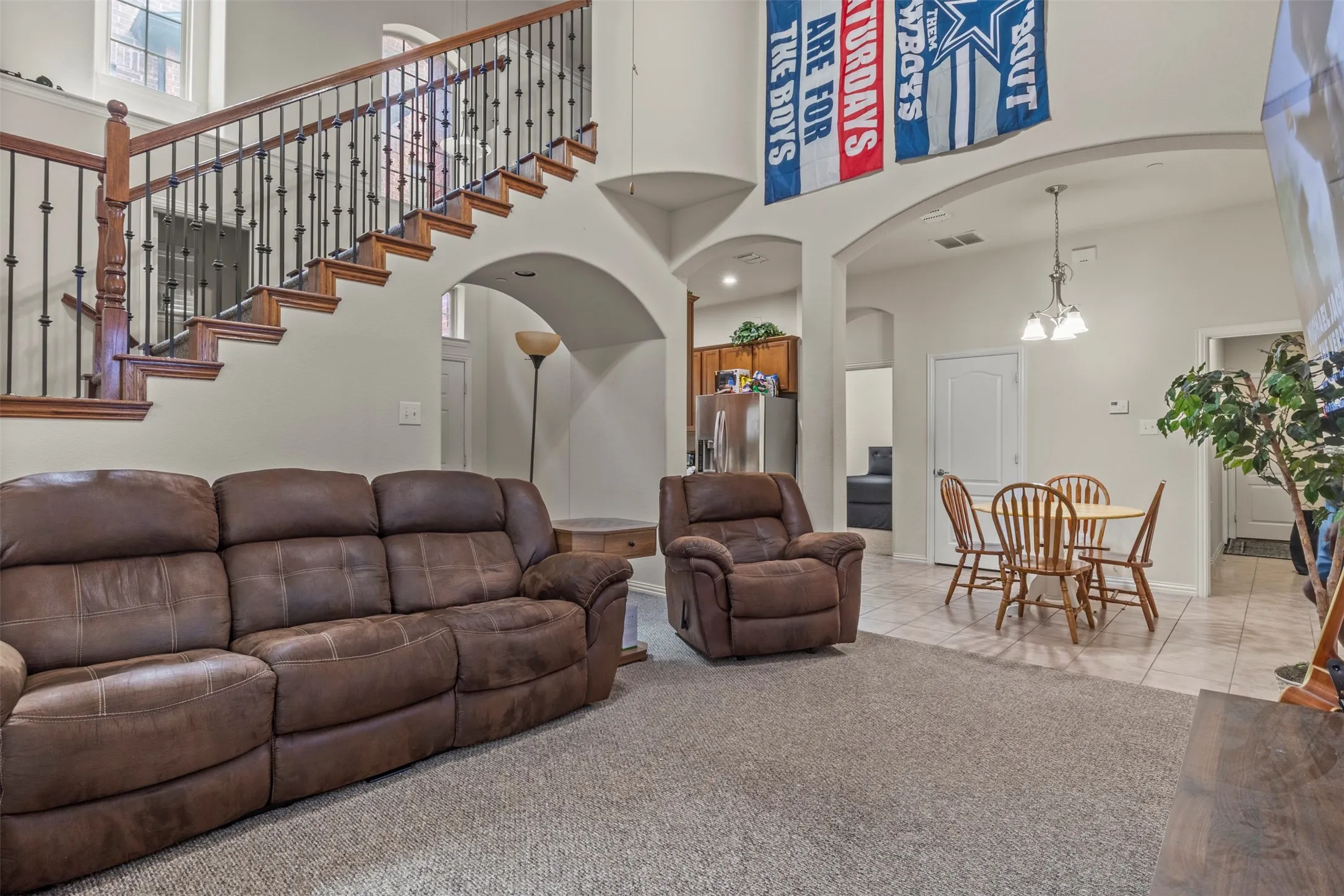 Townhouse For Sale in Dallas County , 8712 Iron Horse Drive, Irving, Texas 75063, 3 Bedroom, 3 Bathroom, 2 Garage spaces, 1,931 Sqft, built in 2008, mls#21326373, Real Estate Agent in Irving, Homes For Sale in Dallas county, Homes For Sale in Irving, Realtor in Irving Texas, Real Estate Brokerage Independent Realty Texas, Luminita Cordes Realtor