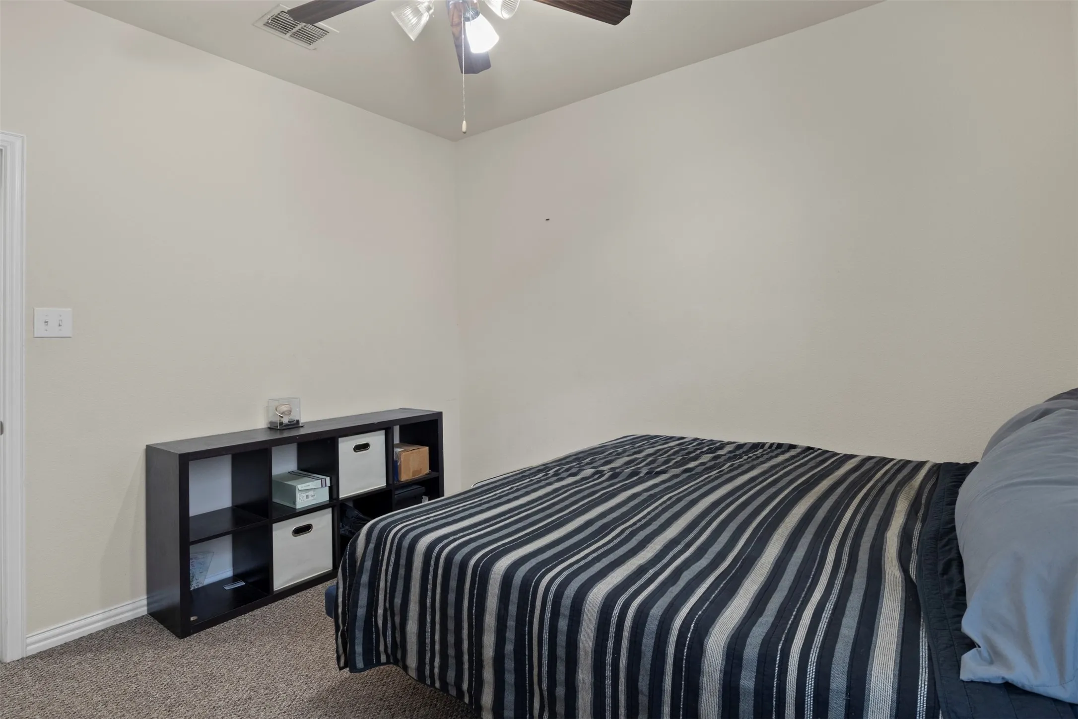 Townhouse For Sale in Dallas County , 8712 Iron Horse Drive, Irving, Texas 75063, 3 Bedroom, 3 Bathroom, 2 Garage spaces, 1,931 Sqft, built in 2008, mls#21326373, Real Estate Agent in Irving, Homes For Sale in Dallas county, Homes For Sale in Irving, Realtor in Irving Texas, Real Estate Brokerage Independent Realty Texas, Luminita Cordes Realtor