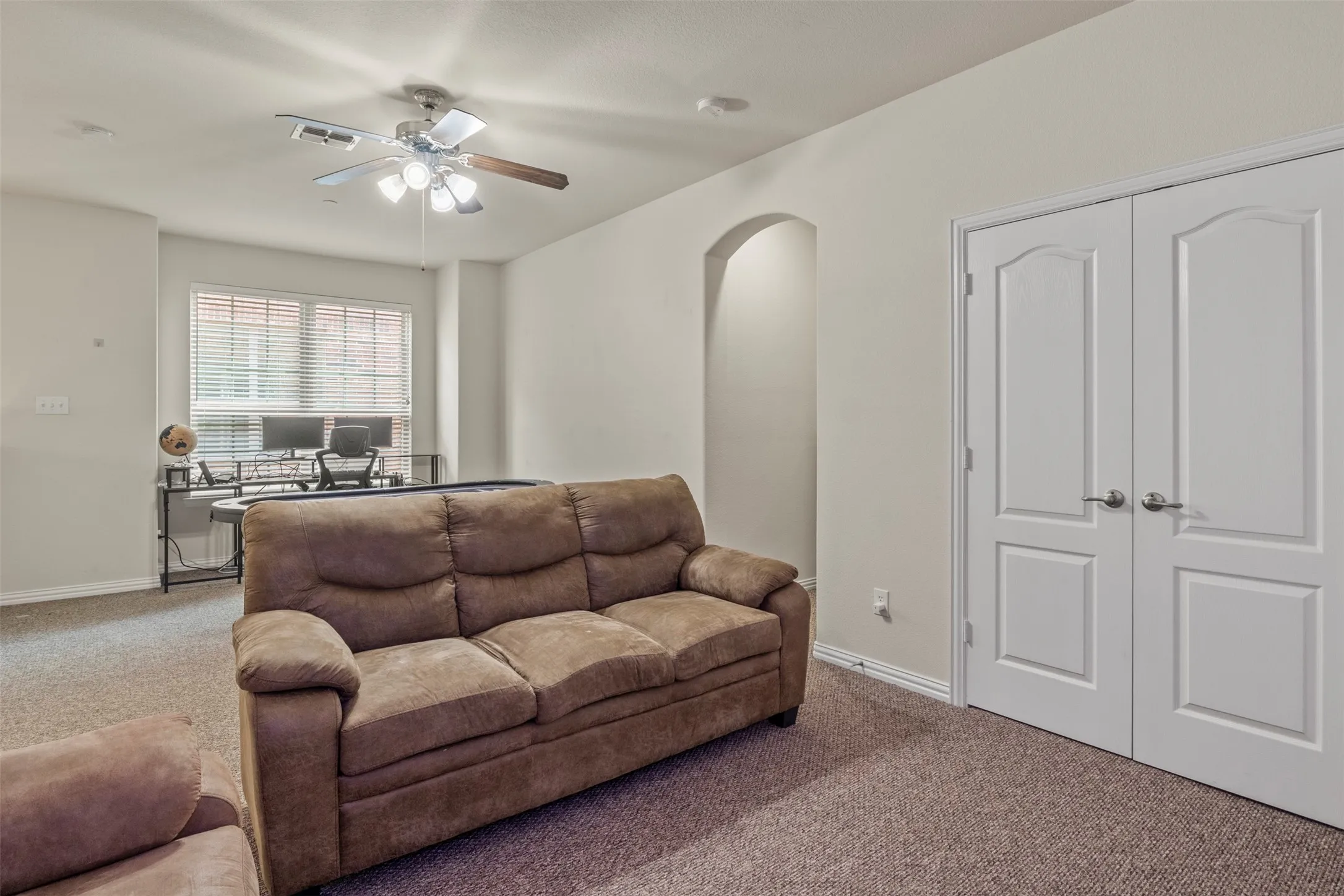 Townhouse For Sale in Dallas County , 8712 Iron Horse Drive, Irving, Texas 75063, 3 Bedroom, 3 Bathroom, 2 Garage spaces, 1,931 Sqft, built in 2008, mls#21326373, Real Estate Agent in Irving, Homes For Sale in Dallas county, Homes For Sale in Irving, Realtor in Irving Texas, Real Estate Brokerage Independent Realty Texas, Luminita Cordes Realtor