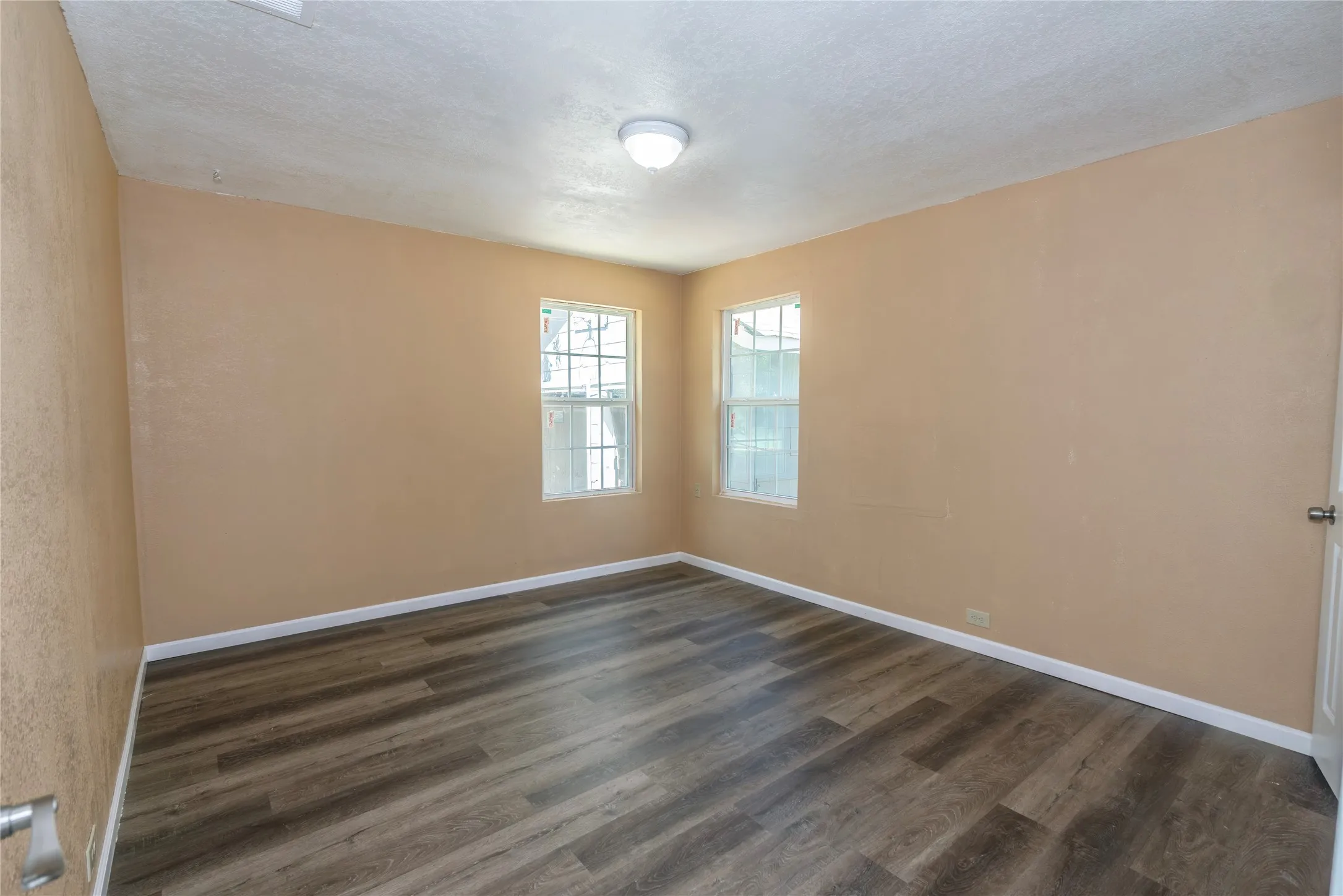 Single Family Residence For Sale in Montague County , 304 Jack Grace Hill Road, Bowie, Texas 76230, 3 Bedroom, 1 Bathroom, 2 Garage spaces, 1,416 Sqft, built in 1940, mls#21326420, Real Estate Agent in Bowie, Homes For Sale in Montague county, Homes For Sale in Bowie, Realtor in Bowie Texas, Real Estate Brokerage Independent Realty Texas, Luminita Cordes Realtor