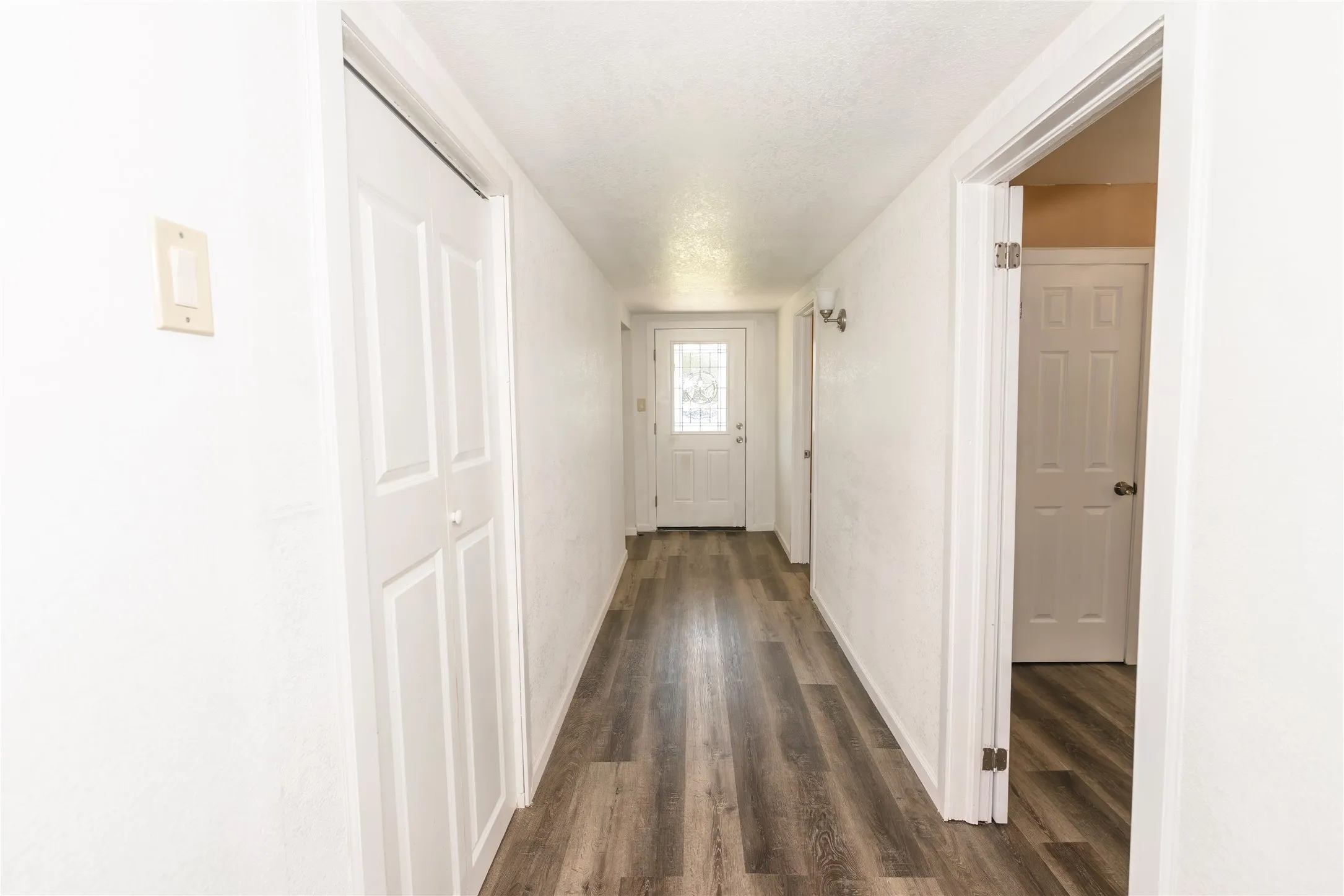 Single Family Residence For Sale in Montague County , 304 Jack Grace Hill Road, Bowie, Texas 76230, 3 Bedroom, 1 Bathroom, 2 Garage spaces, 1,416 Sqft, built in 1940, mls#21326420, Real Estate Agent in Bowie, Homes For Sale in Montague county, Homes For Sale in Bowie, Realtor in Bowie Texas, Real Estate Brokerage Independent Realty Texas, Luminita Cordes Realtor