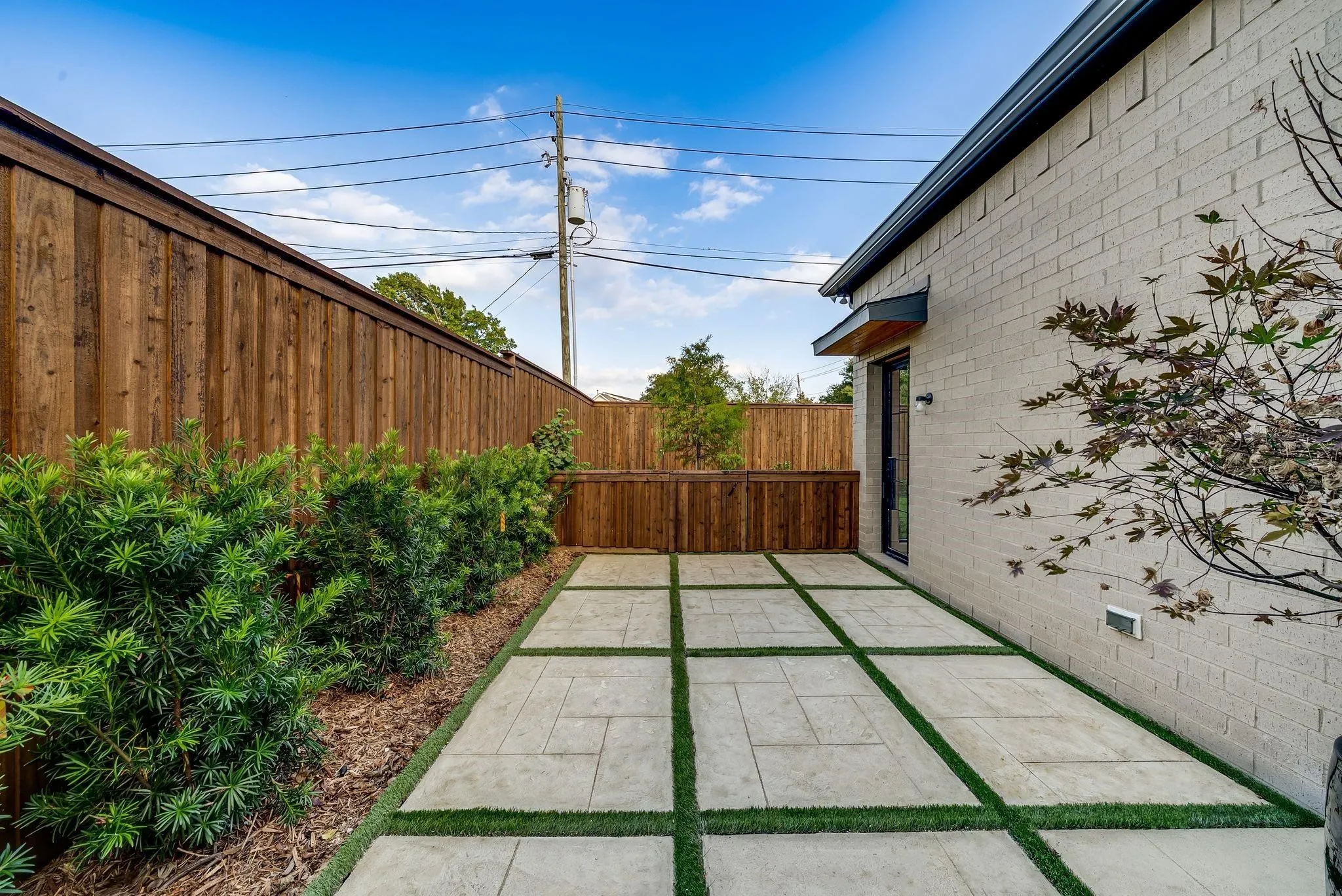 Single Family Residence For Rent in Dallas County , 10050 Gooding Drive, Dallas, Texas 75229, 5 Bedroom, 6 Bathroom, 3 Garage spaces, 6,100 Sqft, built in 2025, mls#21326391, Real Estate Agent in Dallas, Homes For Rent in Dallas county, Homes For Rent in Dallas, Realtor in Dallas Texas, Real Estate Brokerage Independent Realty Texas, Luminita Cordes Realtor