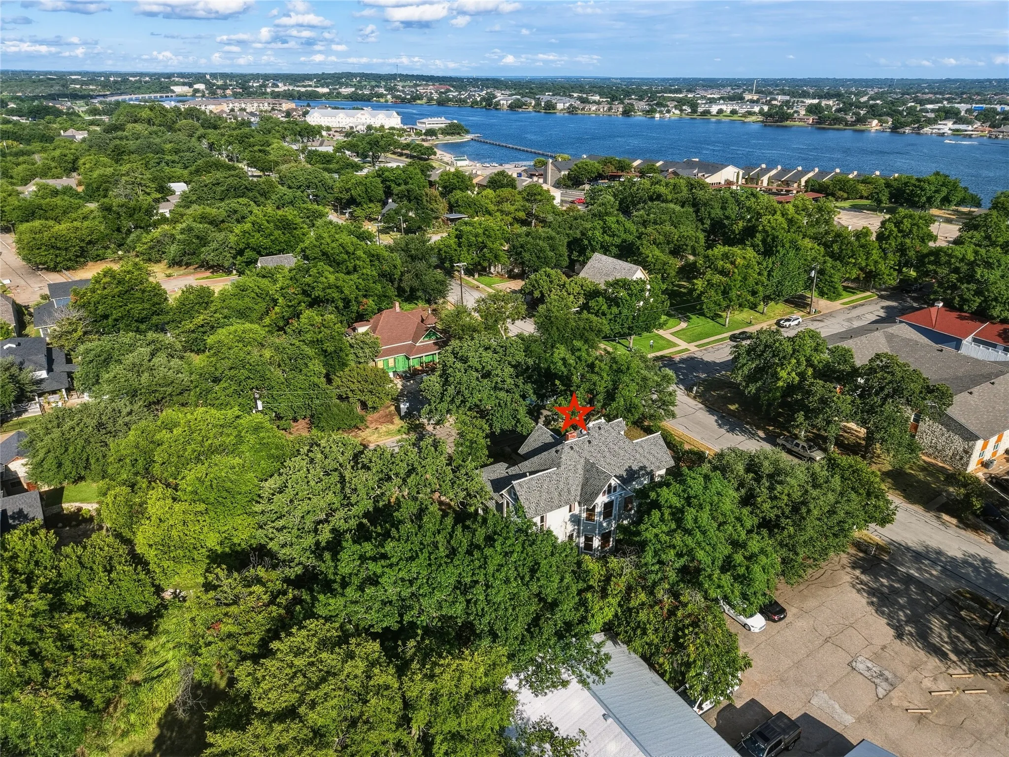 Single Family Residence For Sale in Hood County , 221 E Bridge Street, Granbury, Texas 76048, 4 Bedroom, 3 Bathroom, Garage spaces, 3,548 Sqft, built in 1904, mls#21326107, Real Estate Agent in Granbury, Homes For Sale in Hood county, Homes For Sale in Granbury, Realtor in Granbury Texas, Real Estate Brokerage Independent Realty Texas, Luminita Cordes Realtor