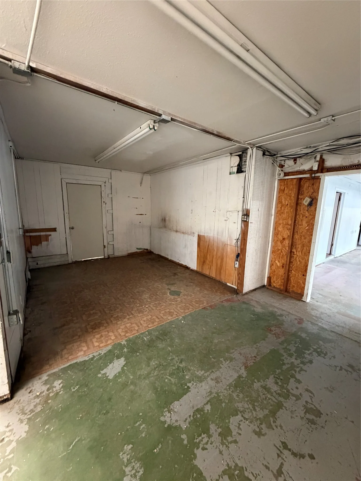 Retail For Sale in Collin County , 1010 N Tennessee Street, Mc Kinney, Texas 75069, 0, 0, Garage spaces, 0 Sqft, built in 1958, mls#21326446, Real Estate Agent in Mc Kinney, Homes For Sale in Collin county, Homes For Sale in Mc Kinney, Realtor in Mc Kinney Texas, Real Estate Brokerage Independent Realty Texas, Luminita Cordes Realtor