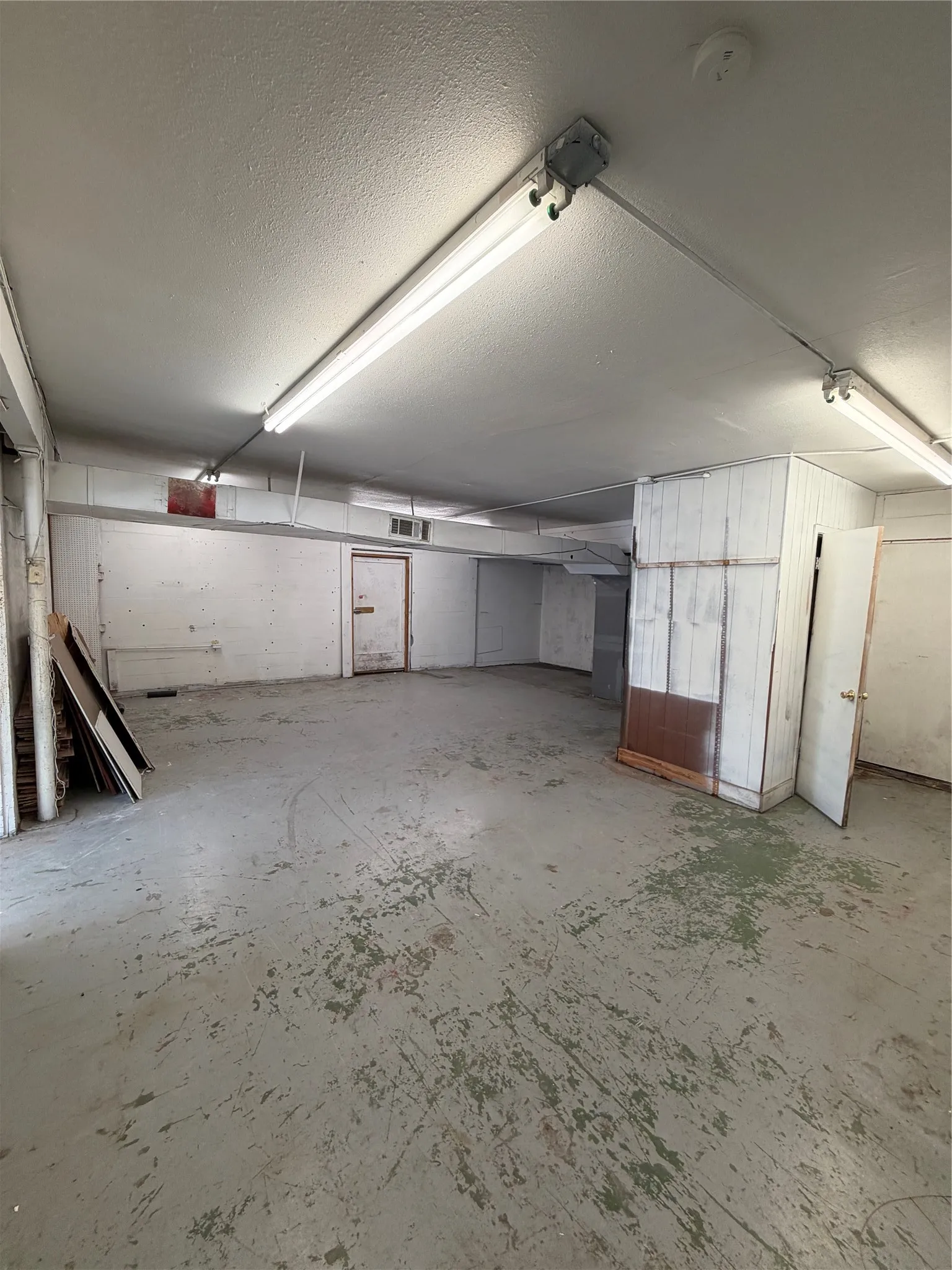 Retail For Sale in Collin County , 1010 N Tennessee Street, Mc Kinney, Texas 75069, 0, 0, Garage spaces, 0 Sqft, built in 1958, mls#21326446, Real Estate Agent in Mc Kinney, Homes For Sale in Collin county, Homes For Sale in Mc Kinney, Realtor in Mc Kinney Texas, Real Estate Brokerage Independent Realty Texas, Luminita Cordes Realtor
