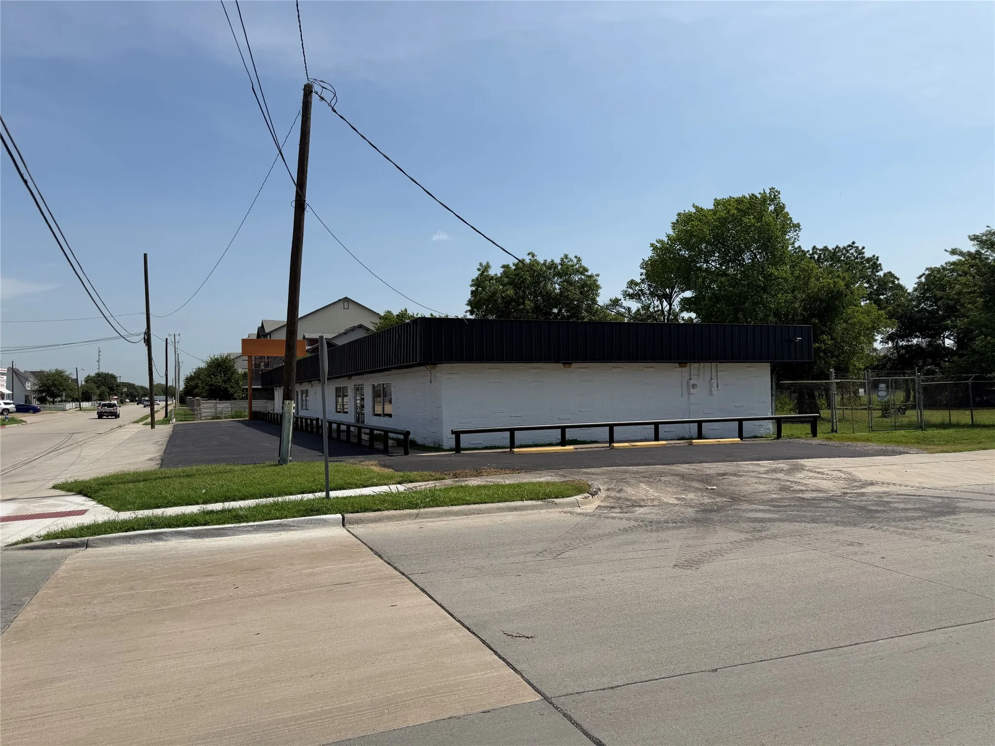 Retail For Sale in Collin County , 1010 N Tennessee Street, Mc Kinney, Texas 75069, 0, 0, Garage spaces, 0 Sqft, built in 1958, mls#21326446, Real Estate Agent in Mc Kinney, Homes For Sale in Collin county, Homes For Sale in Mc Kinney, Realtor in Mc Kinney Texas, Real Estate Brokerage Independent Realty Texas, Luminita Cordes Realtor