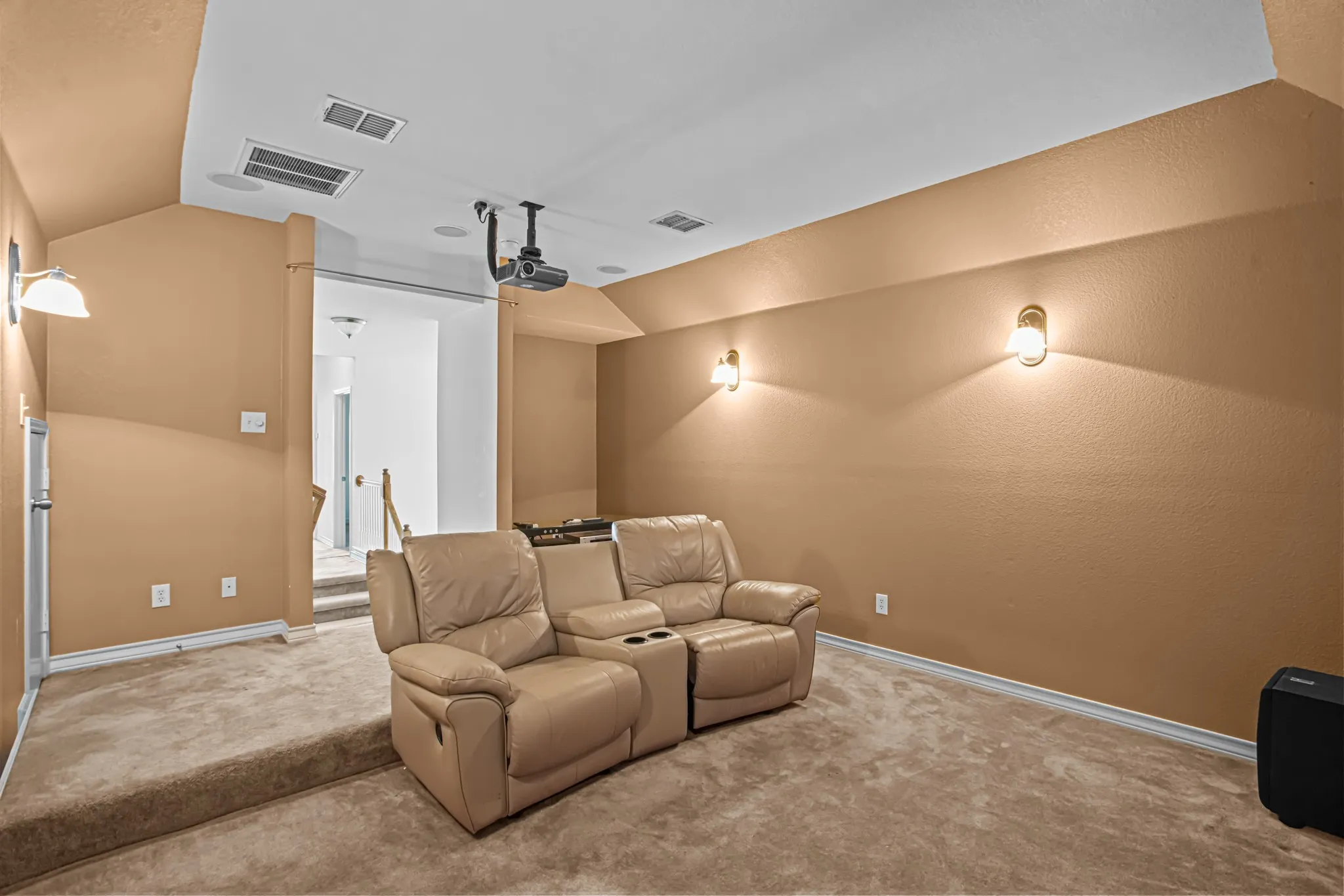Single Family Residence For Sale in Tarrant County , 600 Beeman Drive, Arlington, Texas 76002, 4 Bedroom, 3 Bathroom, 2 Garage spaces, 2,751 Sqft, built in 2005, mls#21322601, Real Estate Agent in Arlington, Homes For Sale in Tarrant county, Homes For Sale in Arlington, Realtor in Arlington Texas, Real Estate Brokerage Independent Realty Texas, Luminita Cordes Realtor