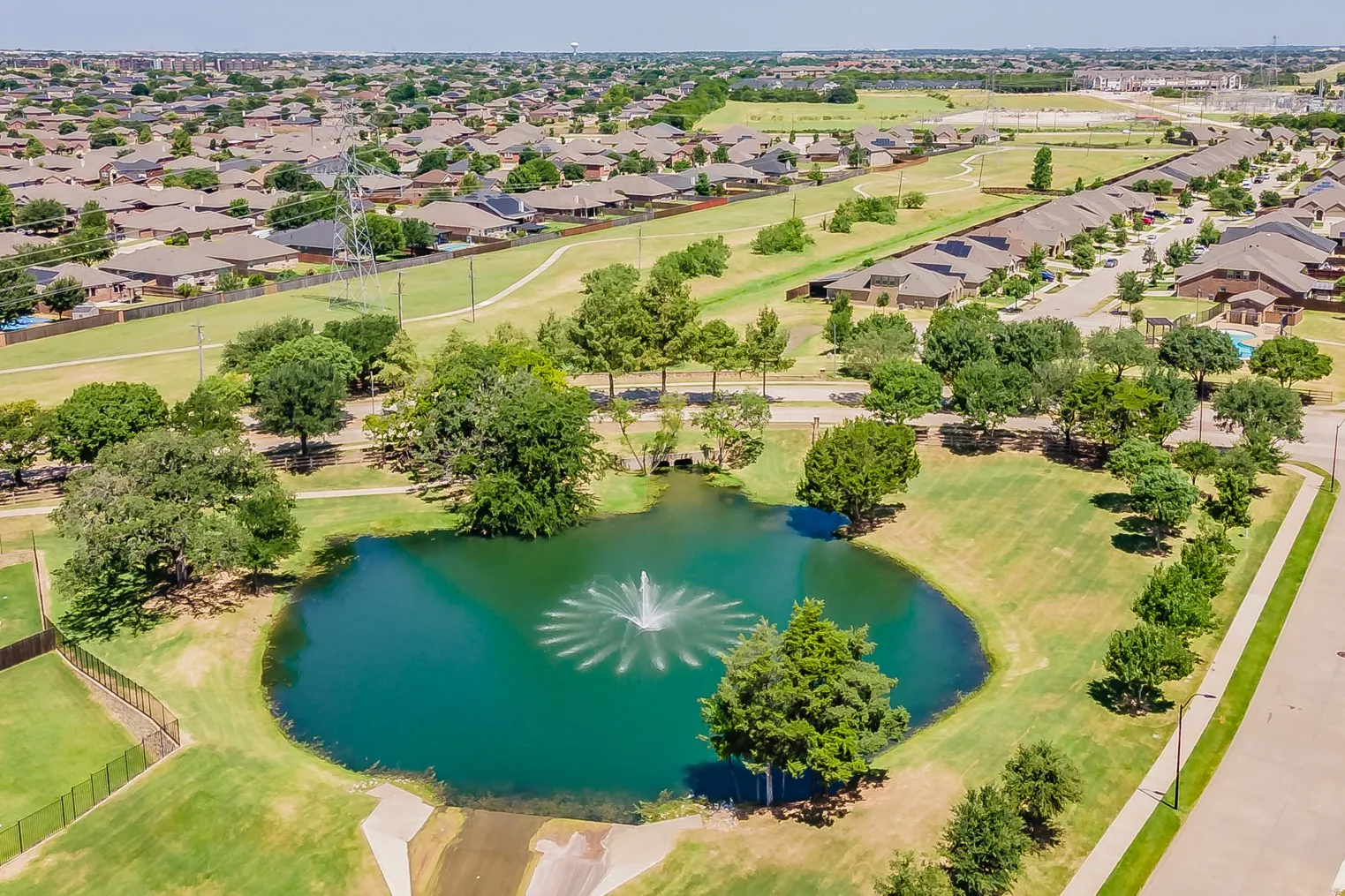 Single Family Residence For Sale in Tarrant County , 600 Beeman Drive, Arlington, Texas 76002, 4 Bedroom, 3 Bathroom, 2 Garage spaces, 2,751 Sqft, built in 2005, mls#21322601, Real Estate Agent in Arlington, Homes For Sale in Tarrant county, Homes For Sale in Arlington, Realtor in Arlington Texas, Real Estate Brokerage Independent Realty Texas, Luminita Cordes Realtor