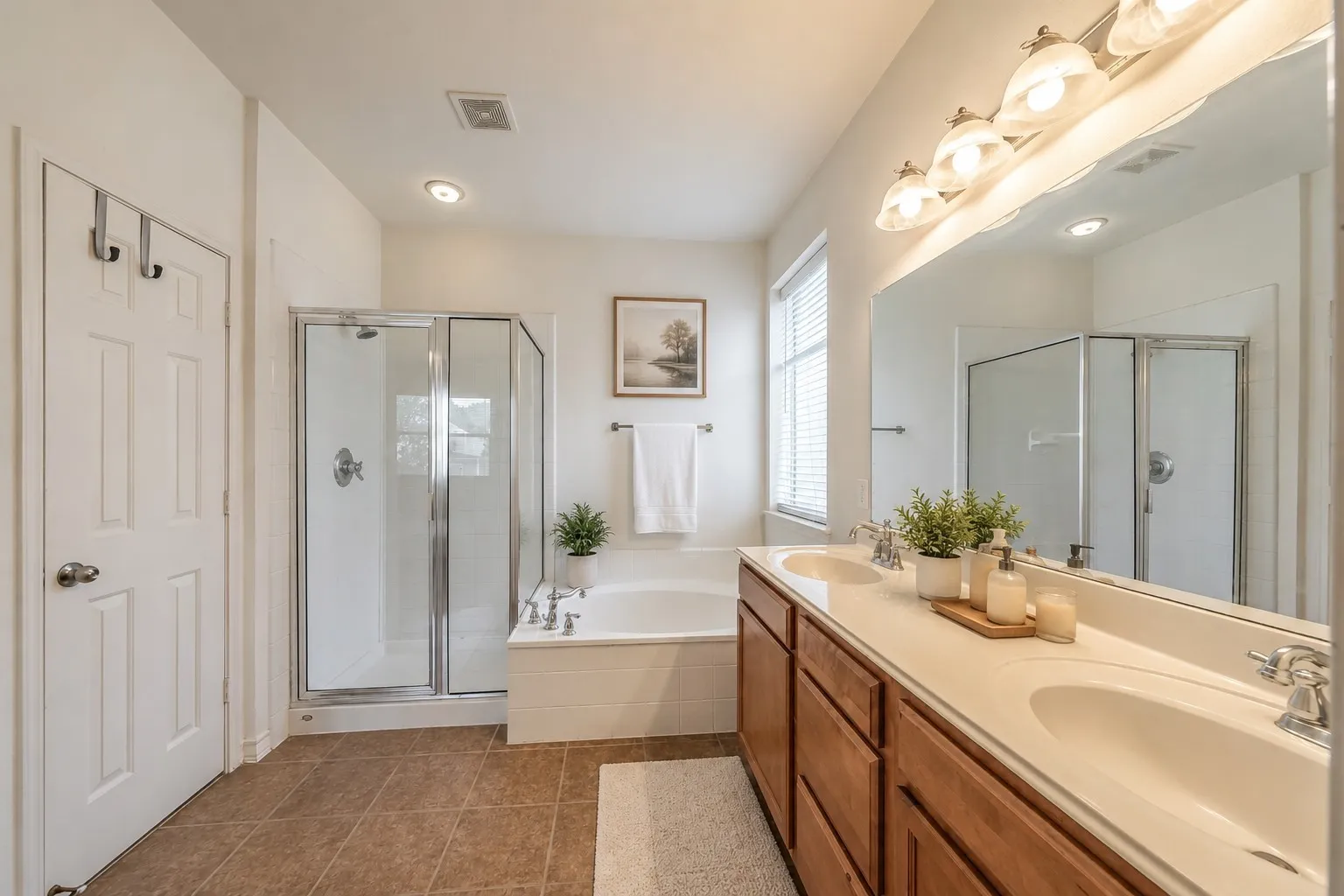 Single Family Residence For Sale in Tarrant County , 600 Beeman Drive, Arlington, Texas 76002, 4 Bedroom, 3 Bathroom, 2 Garage spaces, 2,751 Sqft, built in 2005, mls#21322601, Real Estate Agent in Arlington, Homes For Sale in Tarrant county, Homes For Sale in Arlington, Realtor in Arlington Texas, Real Estate Brokerage Independent Realty Texas, Luminita Cordes Realtor