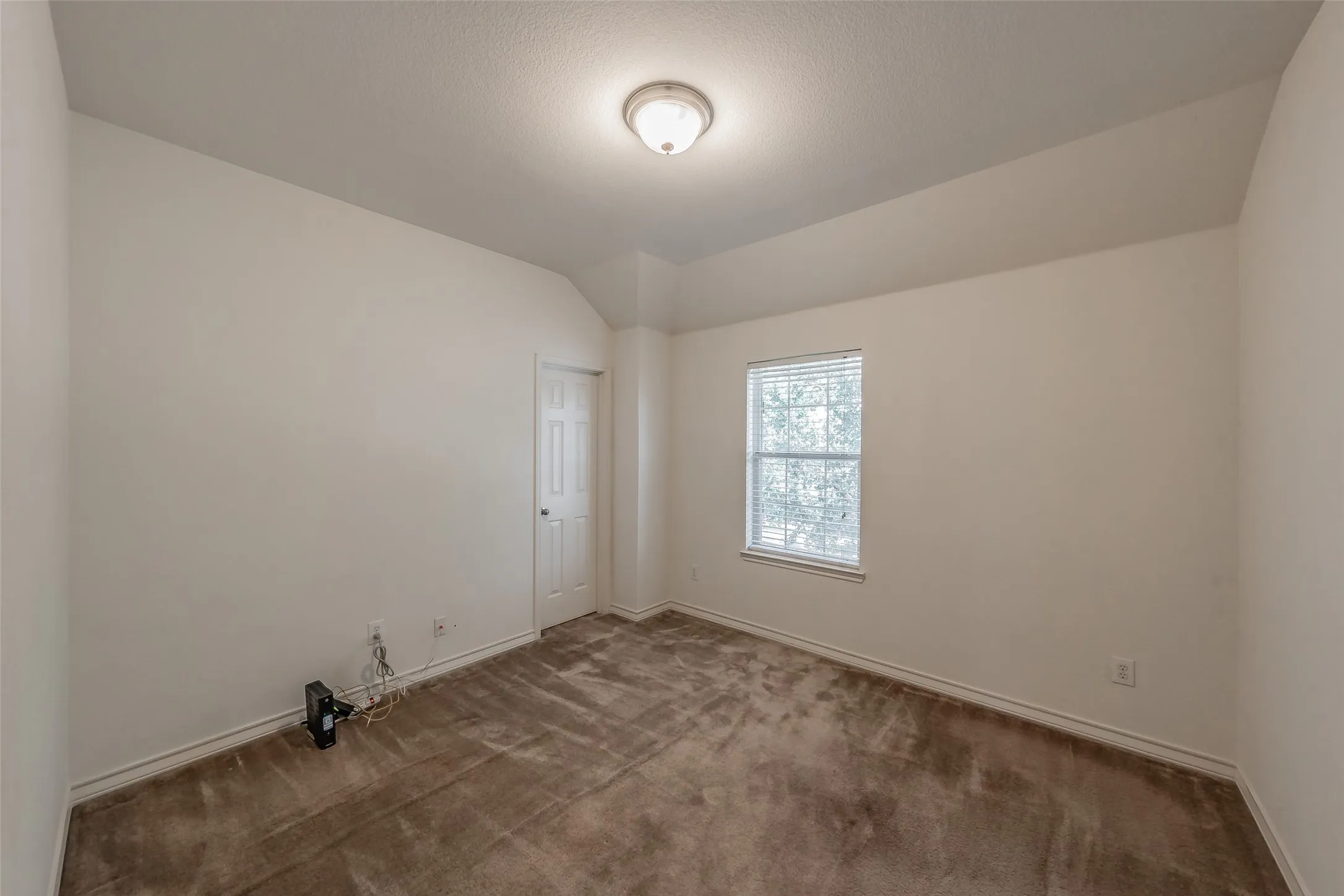 Single Family Residence For Sale in Tarrant County , 600 Beeman Drive, Arlington, Texas 76002, 4 Bedroom, 3 Bathroom, 2 Garage spaces, 2,751 Sqft, built in 2005, mls#21322601, Real Estate Agent in Arlington, Homes For Sale in Tarrant county, Homes For Sale in Arlington, Realtor in Arlington Texas, Real Estate Brokerage Independent Realty Texas, Luminita Cordes Realtor