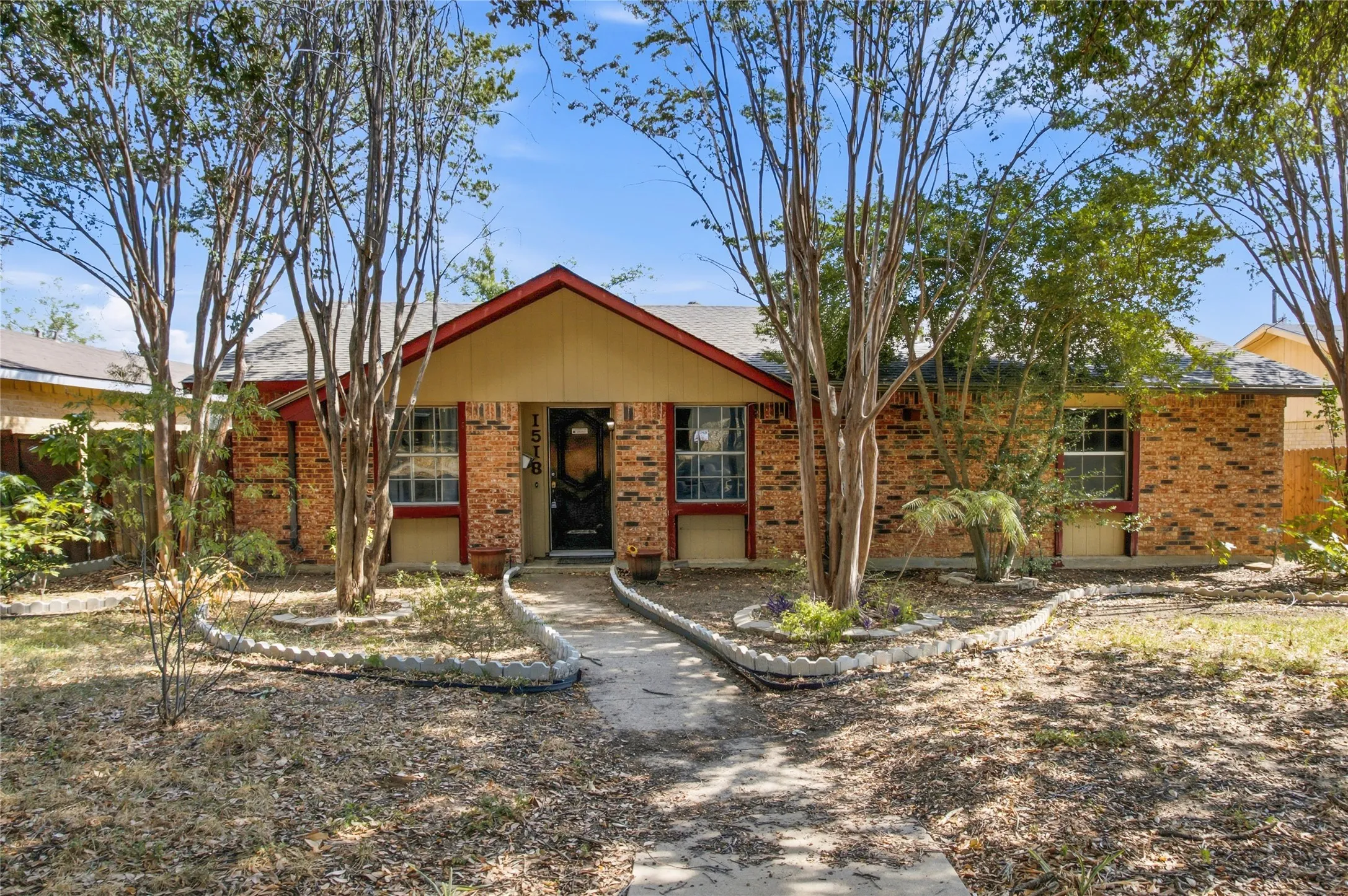 Single Family Residence For Rent in Denton County , 1518 Camelia Drive, Lewisville, Texas 75067, 4 Bedroom, 2 Bathroom, Garage spaces, 1,528 Sqft, built in 1973, mls#21326464, Real Estate Agent in Lewisville, Homes For Rent in Denton county, Homes For Rent in Lewisville, Realtor in Lewisville Texas, Real Estate Brokerage Independent Realty Texas, Luminita Cordes Realtor