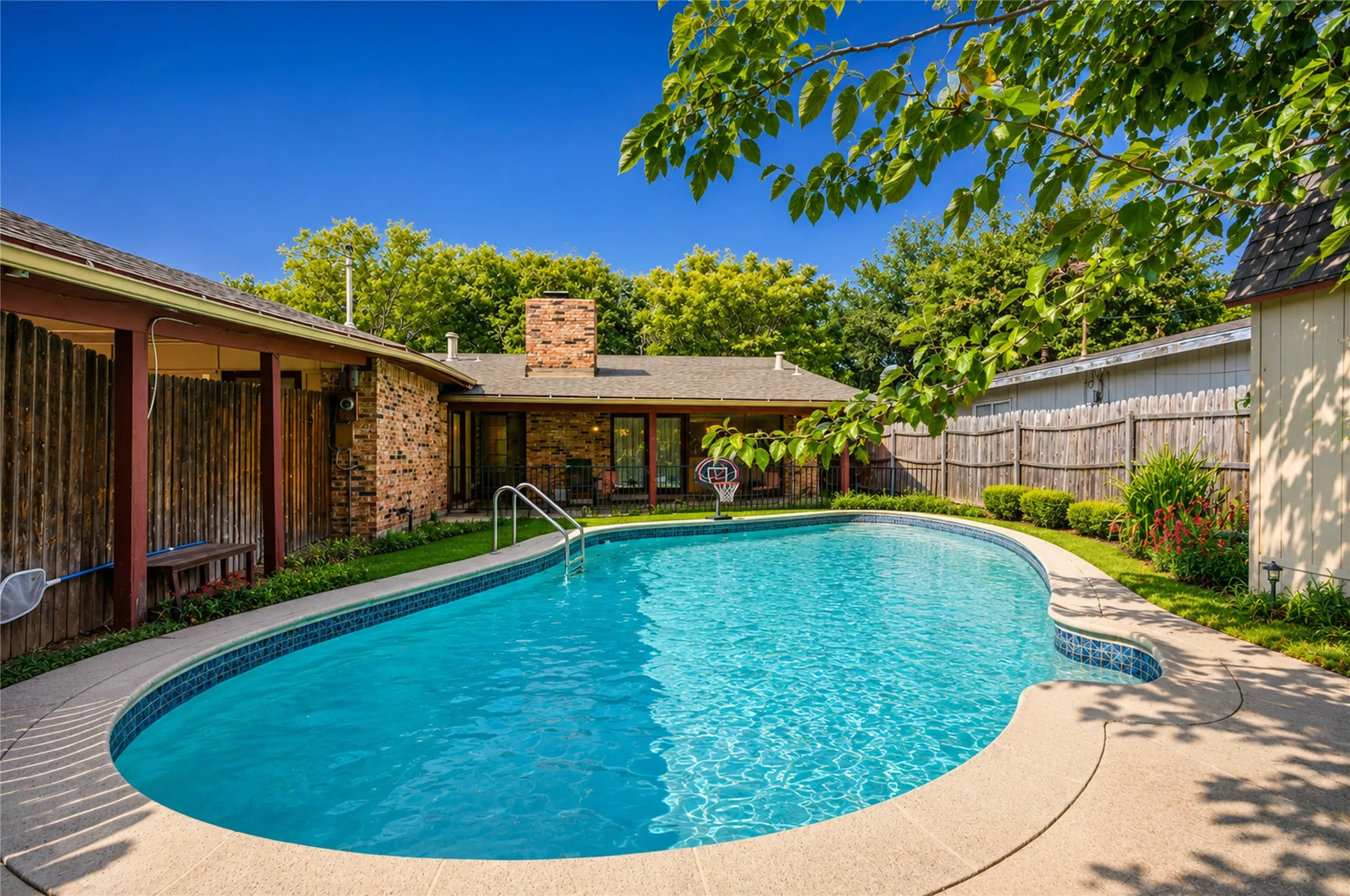 Single Family Residence For Rent in Denton County , 1518 Camelia Drive, Lewisville, Texas 75067, 4 Bedroom, 2 Bathroom, Garage spaces, 1,528 Sqft, built in 1973, mls#21326464, Real Estate Agent in Lewisville, Homes For Rent in Denton county, Homes For Rent in Lewisville, Realtor in Lewisville Texas, Real Estate Brokerage Independent Realty Texas, Luminita Cordes Realtor