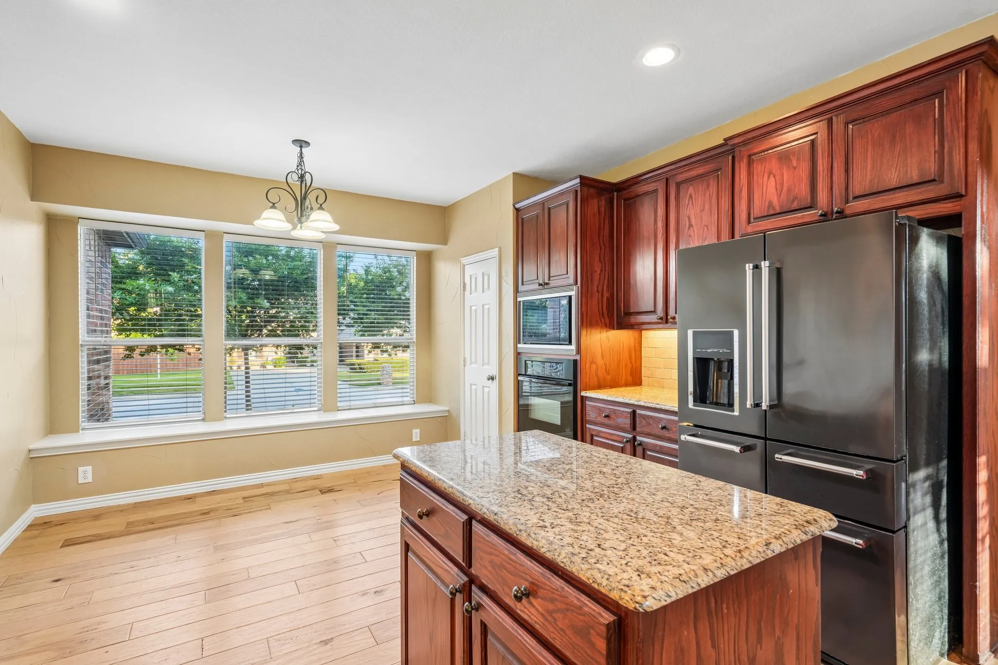Single Family Residence For Sale in Rockwall County , 1150 Waterwood Circle, Rockwall, Texas 75087, 4 Bedroom, 4 Bathroom, 3 Garage spaces, 2,997 Sqft, built in 2005, mls#21324056, Real Estate Agent in Rockwall, Homes For Sale in Rockwall county, Homes For Sale in Rockwall, Realtor in Rockwall Texas, Real Estate Brokerage Independent Realty Texas, Luminita Cordes Realtor
