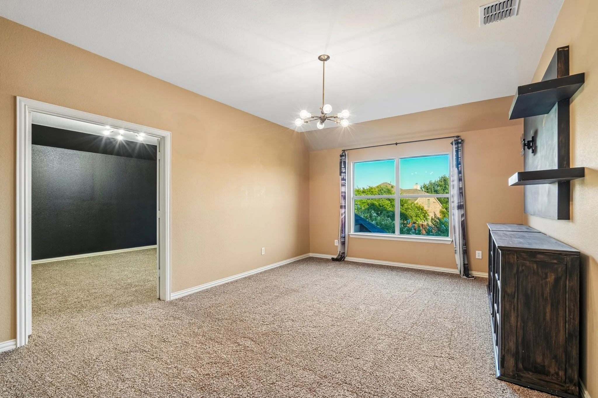 Single Family Residence For Sale in Rockwall County , 1150 Waterwood Circle, Rockwall, Texas 75087, 4 Bedroom, 4 Bathroom, 3 Garage spaces, 2,997 Sqft, built in 2005, mls#21324056, Real Estate Agent in Rockwall, Homes For Sale in Rockwall county, Homes For Sale in Rockwall, Realtor in Rockwall Texas, Real Estate Brokerage Independent Realty Texas, Luminita Cordes Realtor