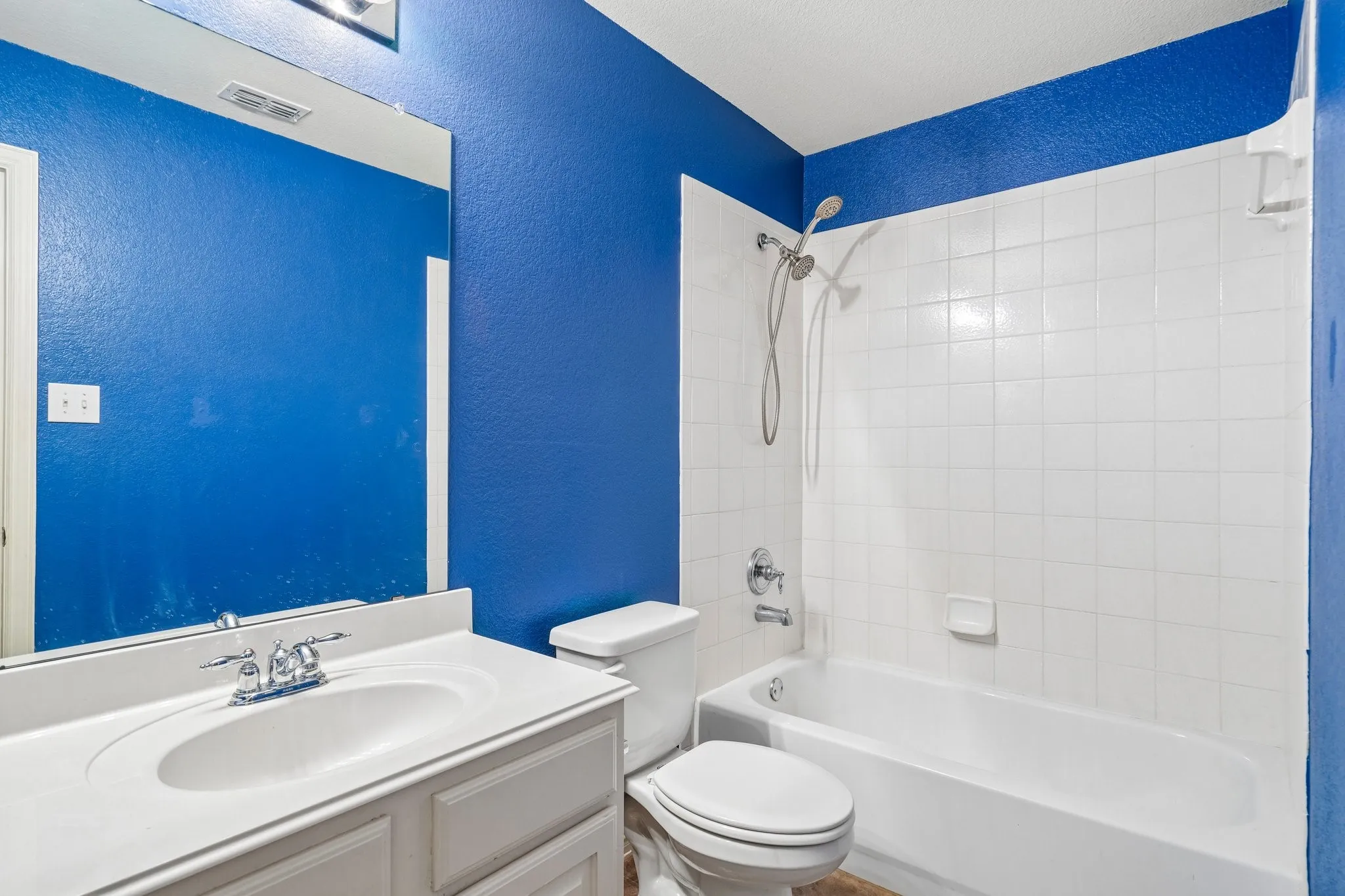 Single Family Residence For Sale in Rockwall County , 1150 Waterwood Circle, Rockwall, Texas 75087, 4 Bedroom, 4 Bathroom, 3 Garage spaces, 2,997 Sqft, built in 2005, mls#21324056, Real Estate Agent in Rockwall, Homes For Sale in Rockwall county, Homes For Sale in Rockwall, Realtor in Rockwall Texas, Real Estate Brokerage Independent Realty Texas, Luminita Cordes Realtor