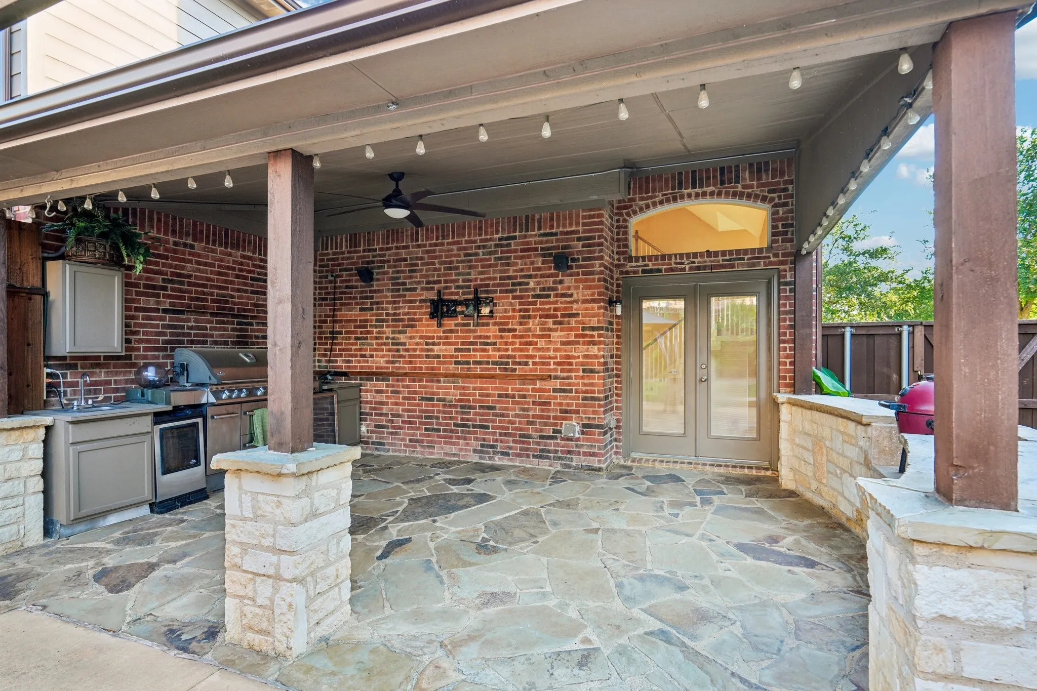 Single Family Residence For Sale in Rockwall County , 1150 Waterwood Circle, Rockwall, Texas 75087, 4 Bedroom, 4 Bathroom, 3 Garage spaces, 2,997 Sqft, built in 2005, mls#21324056, Real Estate Agent in Rockwall, Homes For Sale in Rockwall county, Homes For Sale in Rockwall, Realtor in Rockwall Texas, Real Estate Brokerage Independent Realty Texas, Luminita Cordes Realtor