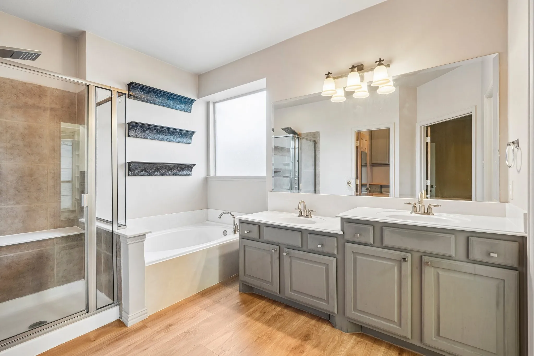 Single Family Residence For Sale in Rockwall County , 1150 Waterwood Circle, Rockwall, Texas 75087, 4 Bedroom, 4 Bathroom, 3 Garage spaces, 2,997 Sqft, built in 2005, mls#21324056, Real Estate Agent in Rockwall, Homes For Sale in Rockwall county, Homes For Sale in Rockwall, Realtor in Rockwall Texas, Real Estate Brokerage Independent Realty Texas, Luminita Cordes Realtor