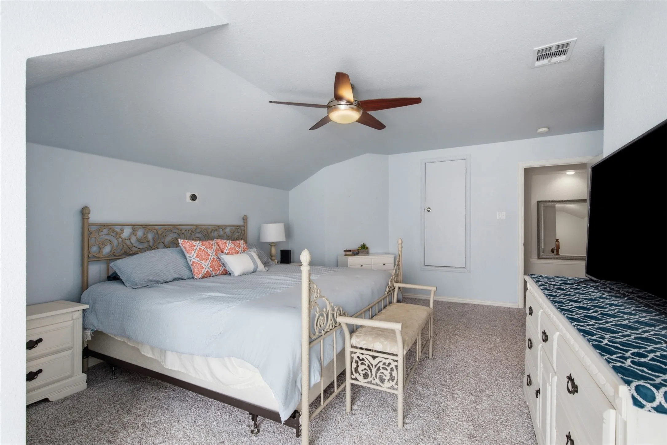 Single Family Residence For Sale in Collin County , 1305 Neches Drive, Allen, Texas 75013, 4 Bedroom, 4 Bathroom, 2 Garage spaces, 3,024 Sqft, built in 1999, mls#21326434, Real Estate Agent in Allen, Homes For Sale in Collin county, Homes For Sale in Allen, Realtor in Allen Texas, Real Estate Brokerage Independent Realty Texas, Luminita Cordes Realtor