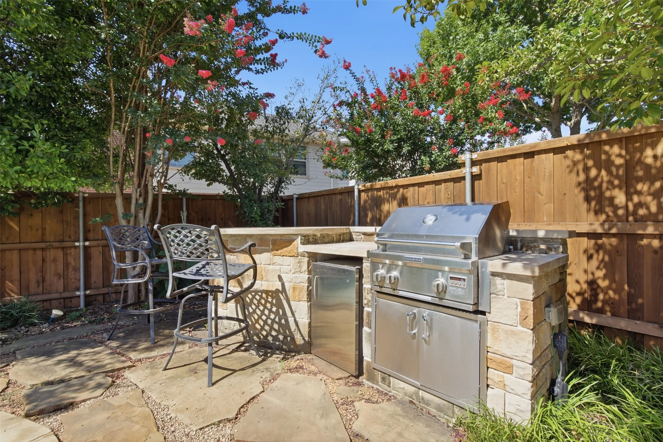 Single Family Residence For Sale in Collin County , 1305 Neches Drive, Allen, Texas 75013, 4 Bedroom, 4 Bathroom, 2 Garage spaces, 3,024 Sqft, built in 1999, mls#21326434, Real Estate Agent in Allen, Homes For Sale in Collin county, Homes For Sale in Allen, Realtor in Allen Texas, Real Estate Brokerage Independent Realty Texas, Luminita Cordes Realtor