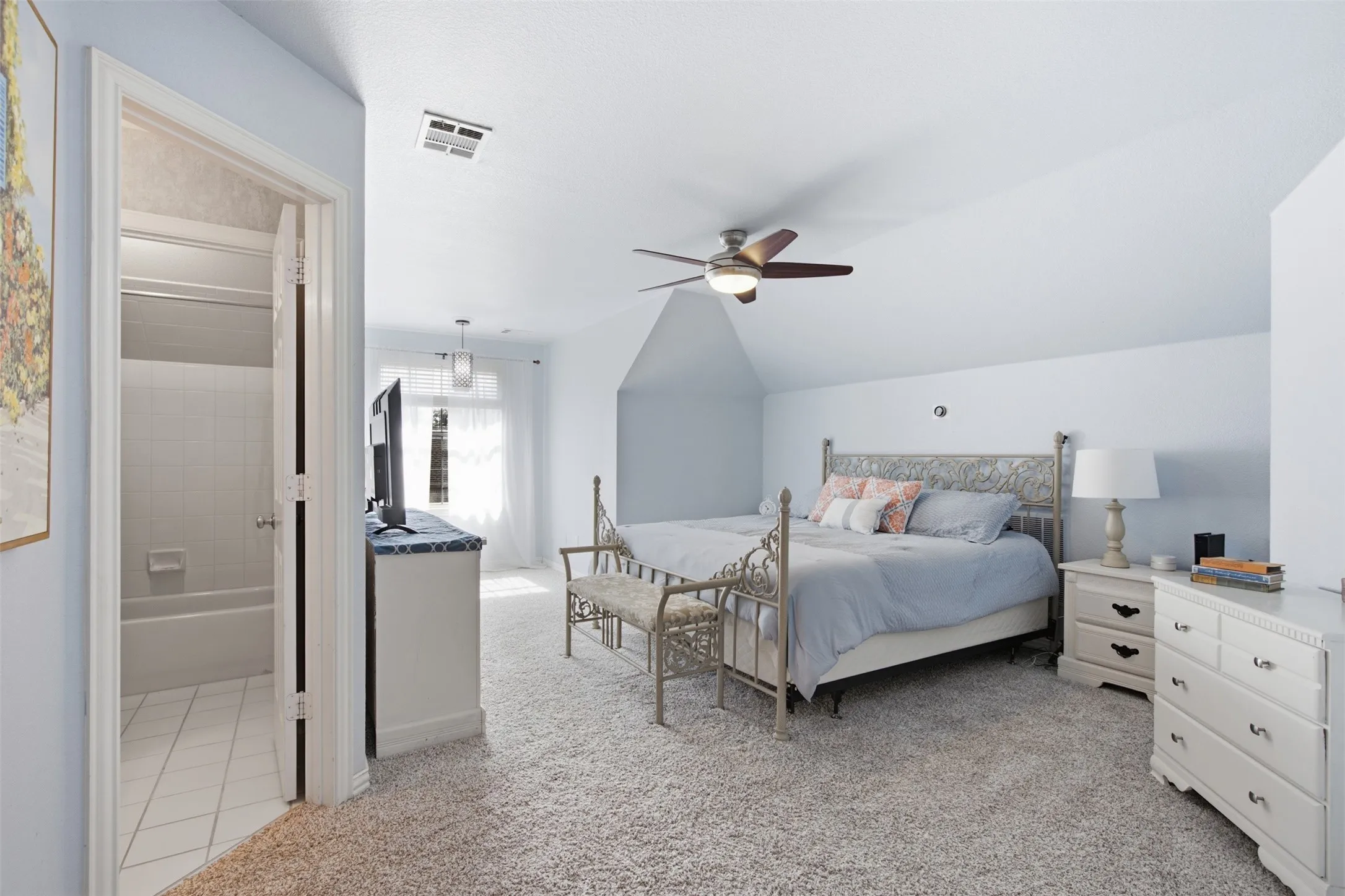Single Family Residence For Sale in Collin County , 1305 Neches Drive, Allen, Texas 75013, 4 Bedroom, 4 Bathroom, 2 Garage spaces, 3,024 Sqft, built in 1999, mls#21326434, Real Estate Agent in Allen, Homes For Sale in Collin county, Homes For Sale in Allen, Realtor in Allen Texas, Real Estate Brokerage Independent Realty Texas, Luminita Cordes Realtor