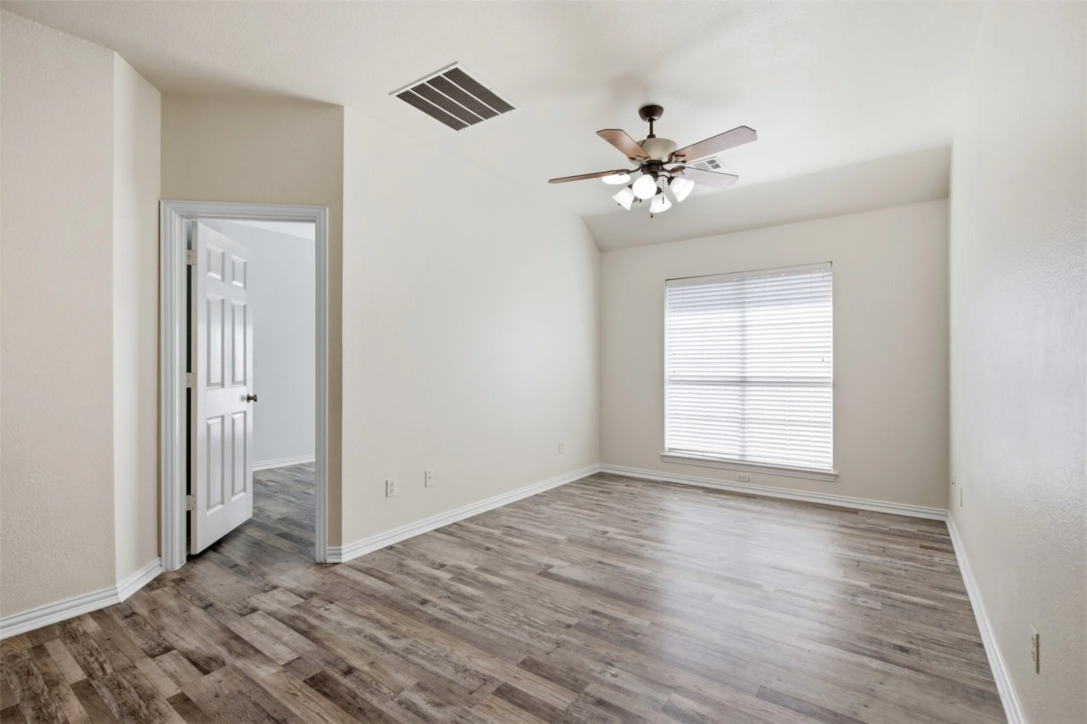 Single Family Residence For Sale in Collin County , 1305 Neches Drive, Allen, Texas 75013, 4 Bedroom, 4 Bathroom, 2 Garage spaces, 3,024 Sqft, built in 1999, mls#21326434, Real Estate Agent in Allen, Homes For Sale in Collin county, Homes For Sale in Allen, Realtor in Allen Texas, Real Estate Brokerage Independent Realty Texas, Luminita Cordes Realtor
